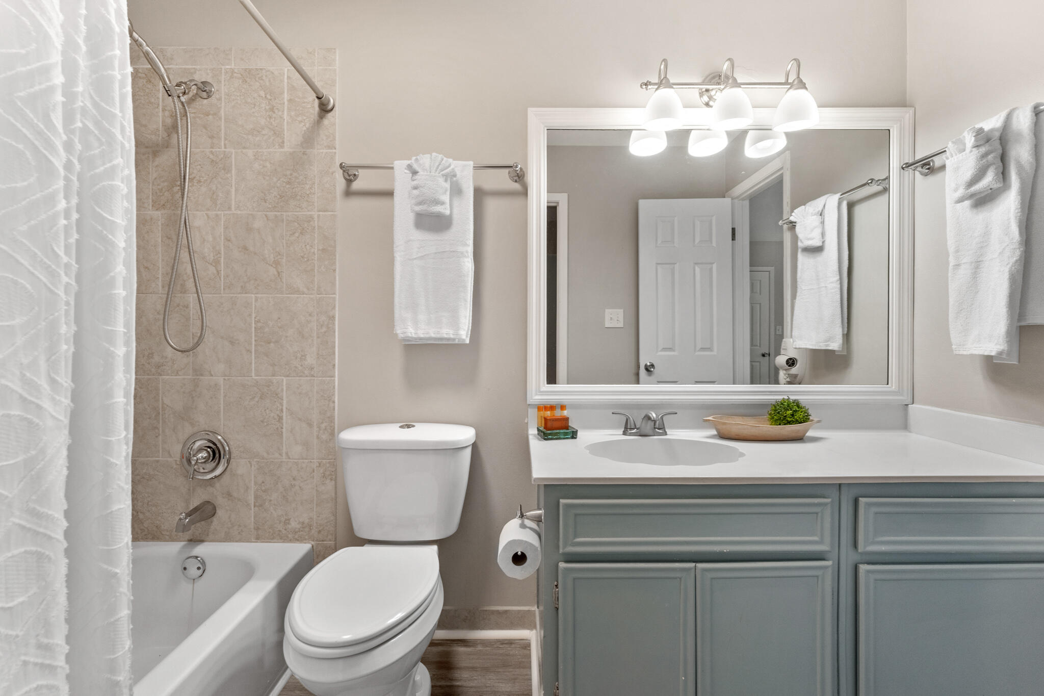 LINKSIDE VILLAGE UNIT 1 - Residential