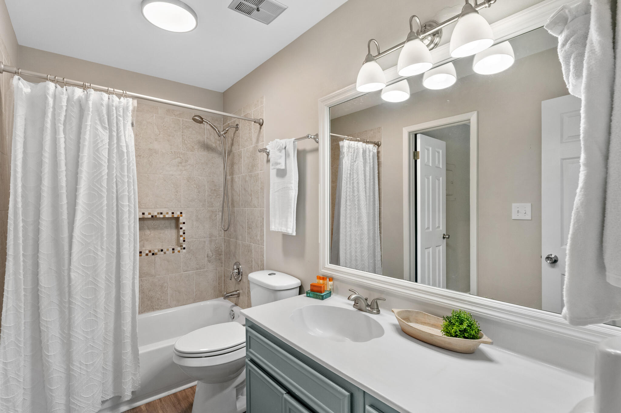 LINKSIDE VILLAGE UNIT 1 - Residential