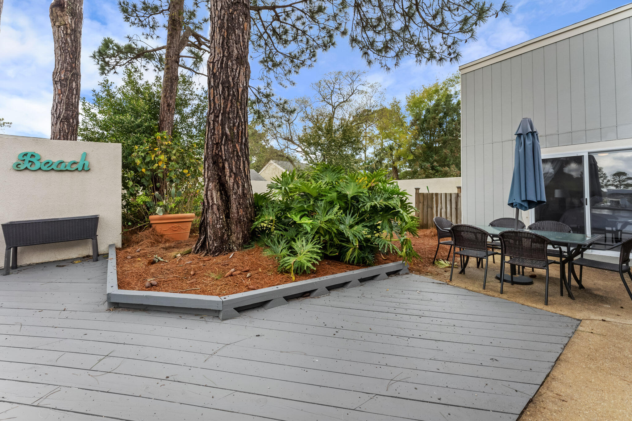 LINKSIDE VILLAGE UNIT 1 - Residential