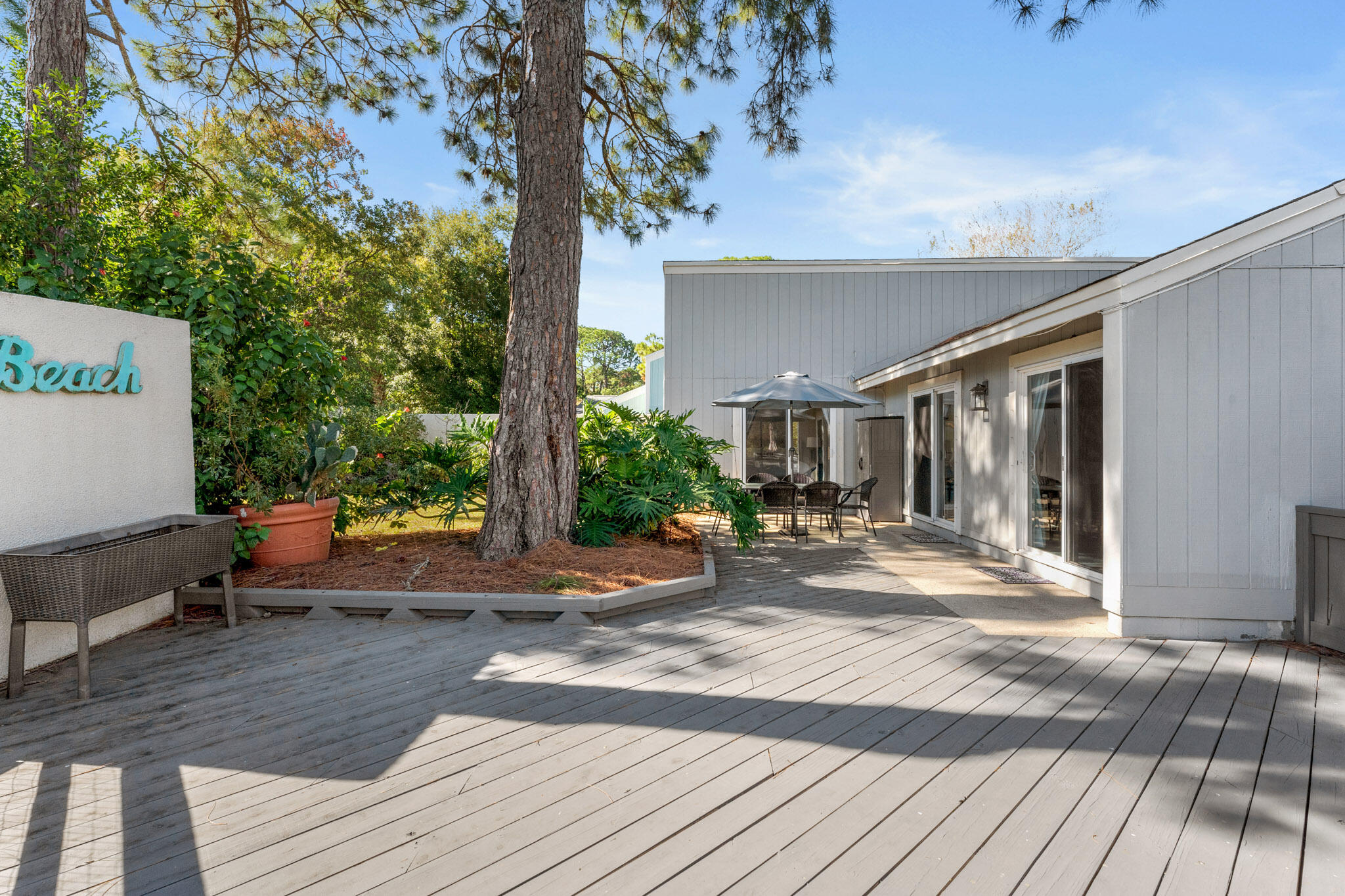 LINKSIDE VILLAGE UNIT 1 - Residential