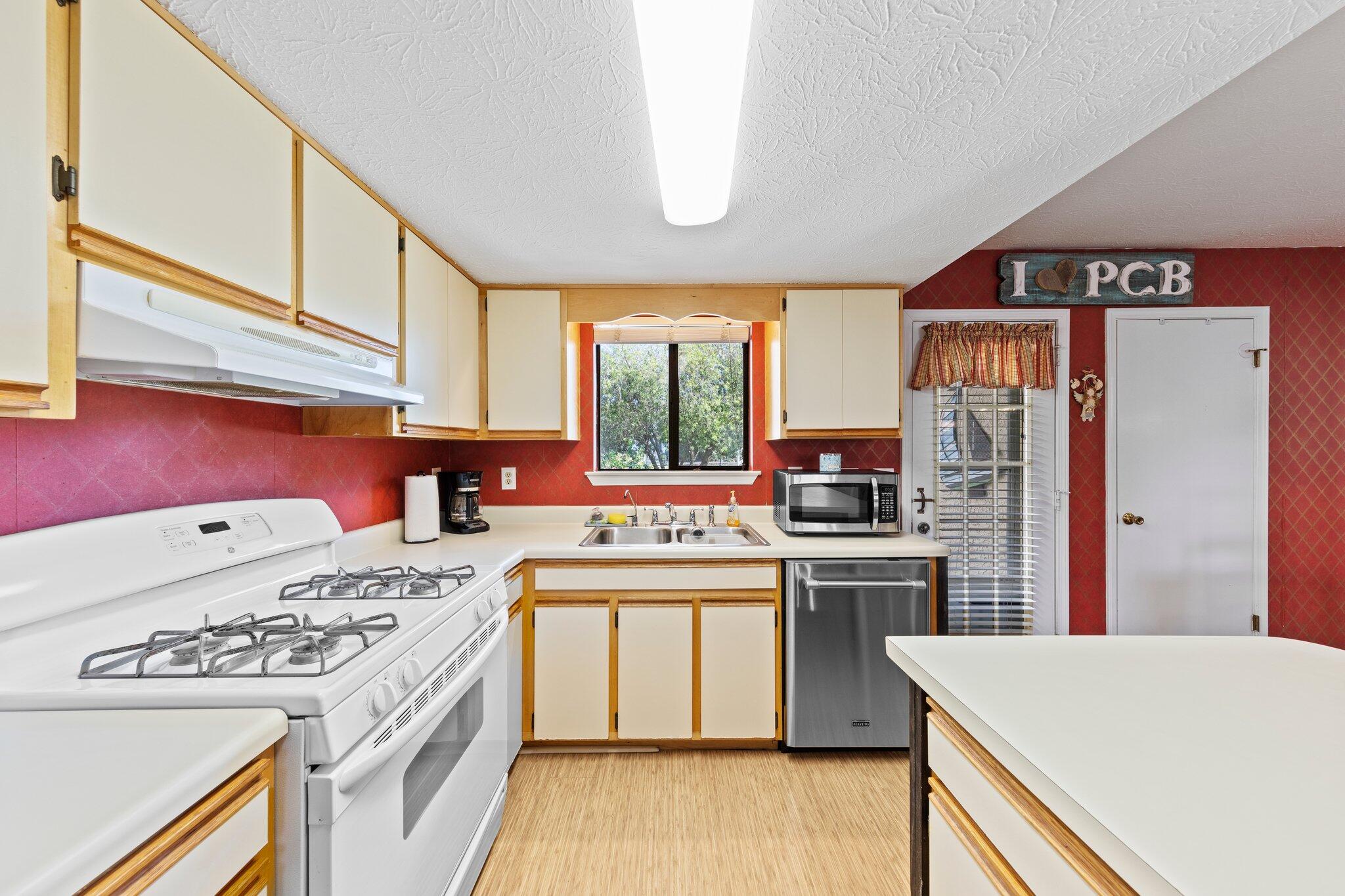 GULF HIGHLAND BEACH RESORT UNREC - Residential