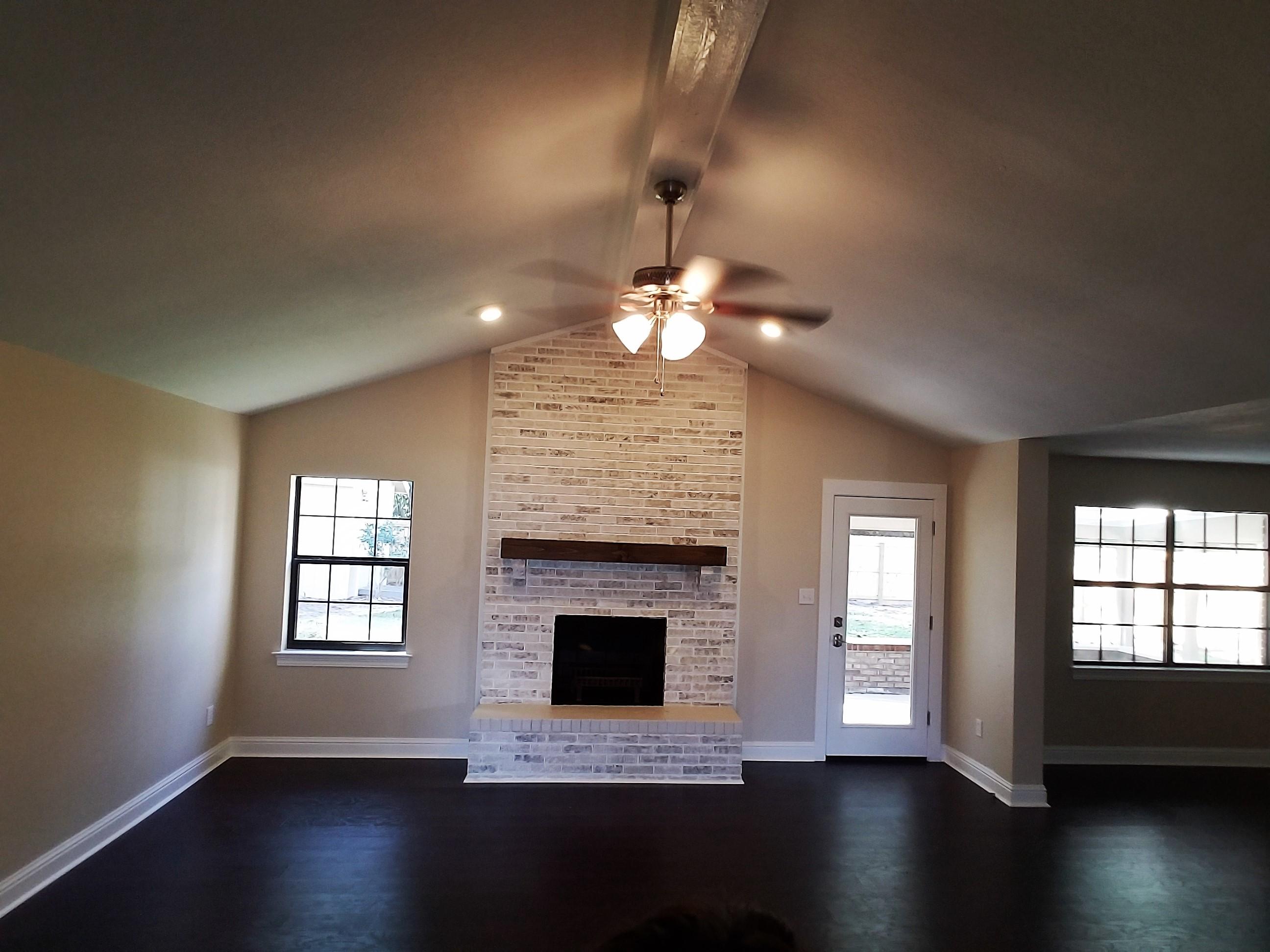 MARY ESTHER MANOR - Residential