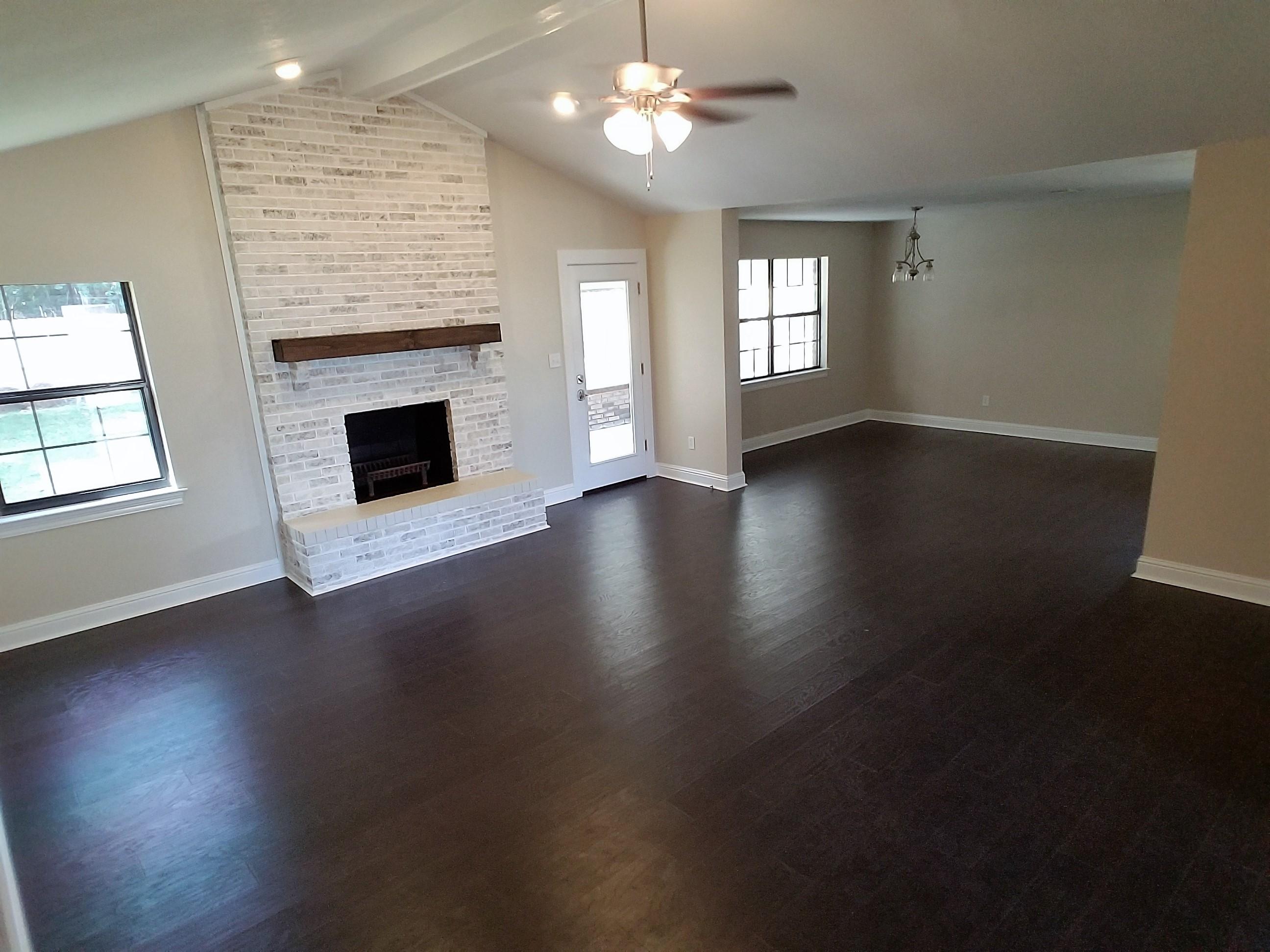 MARY ESTHER MANOR - Residential