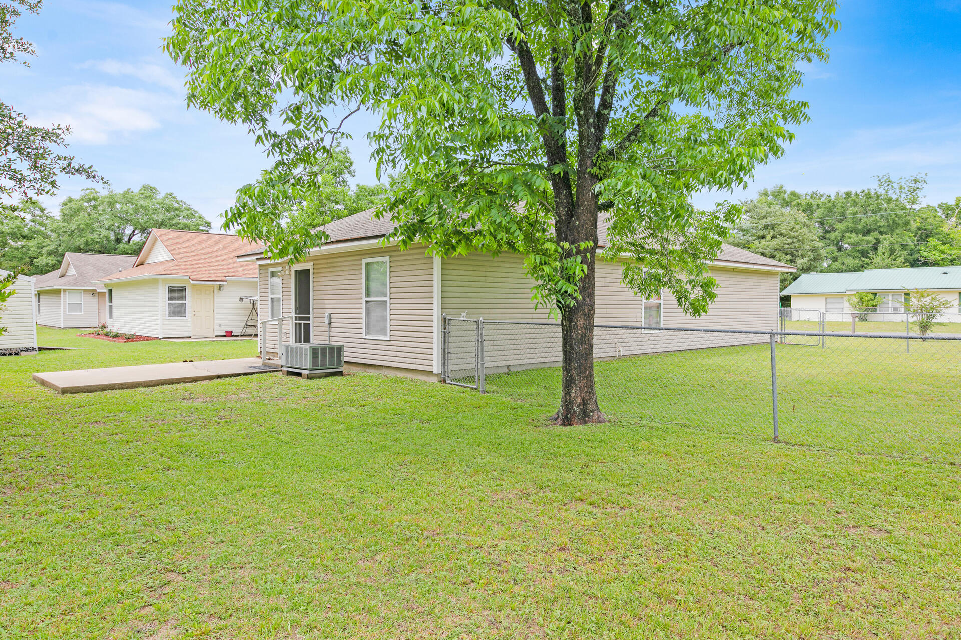 TOWN OF DEFUNIAK SPRINGS - Residential