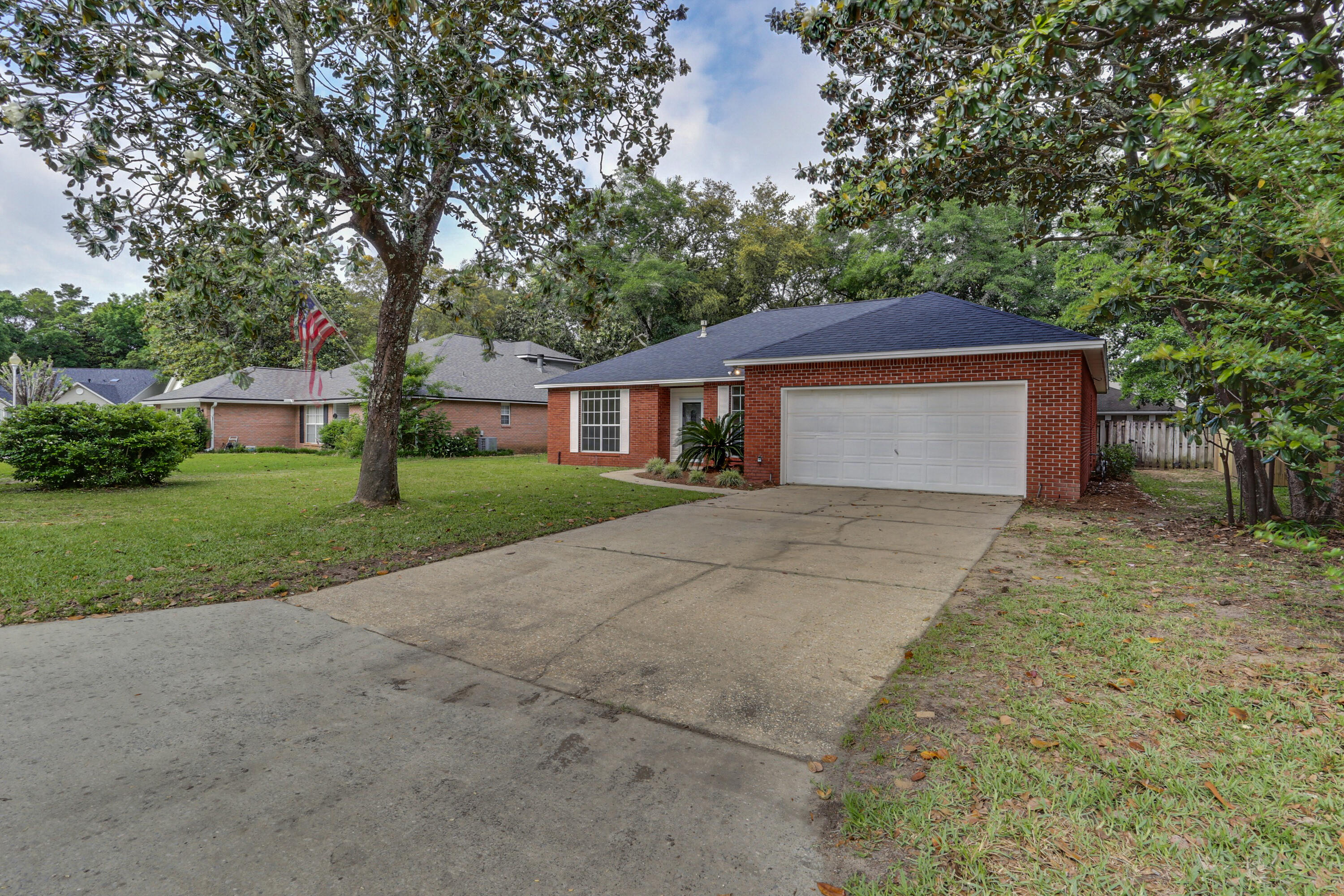 MOSSY OAKS - Residential