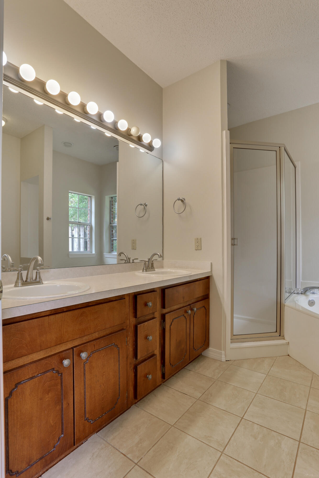 MOSSY OAKS - Residential