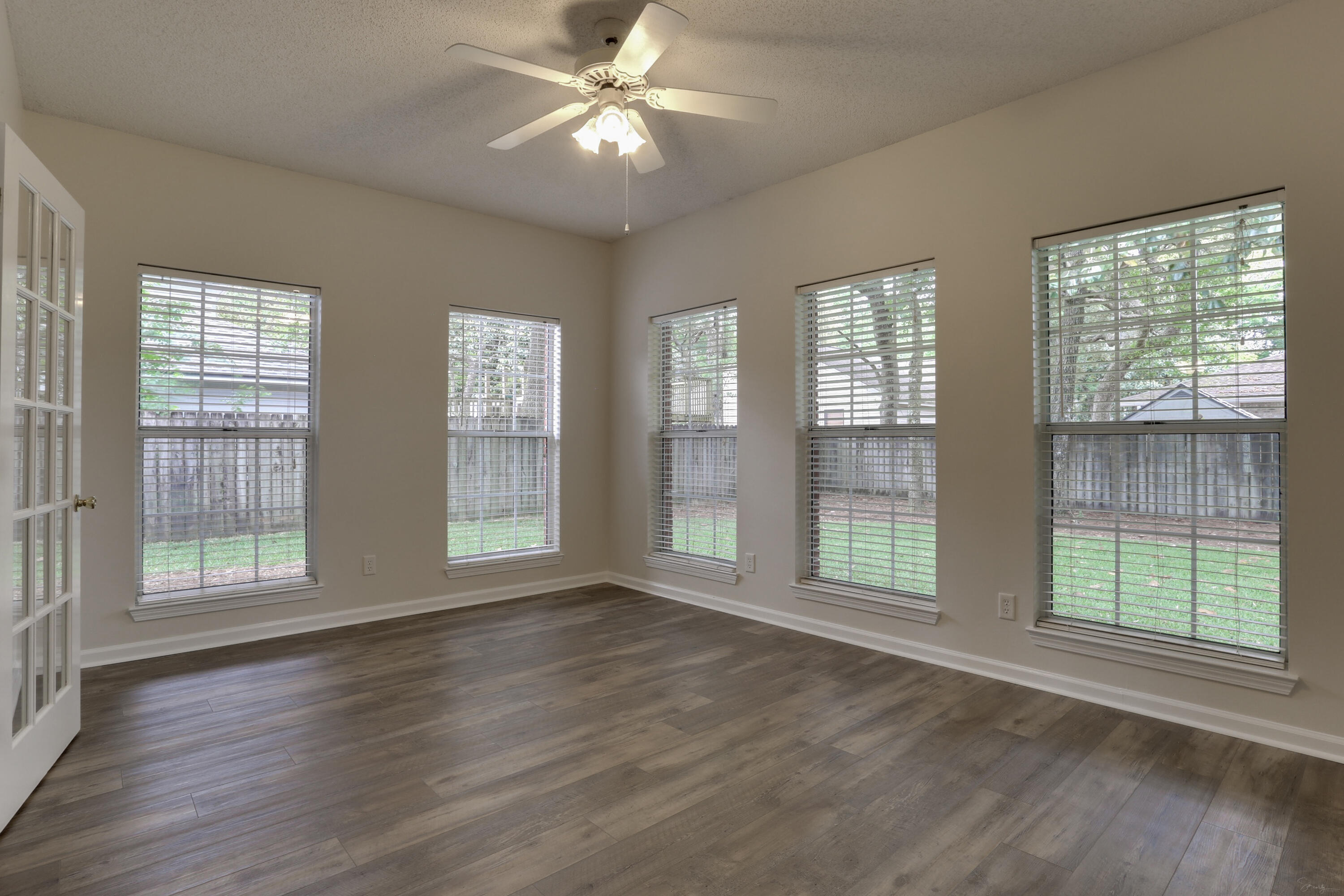 MOSSY OAKS - Residential