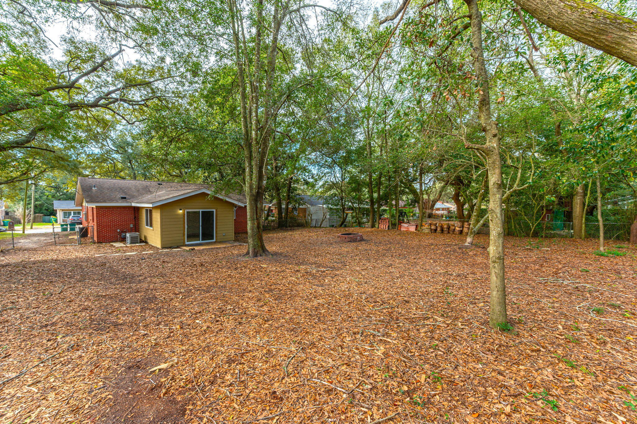 PINECREST HILLS - Residential Lease