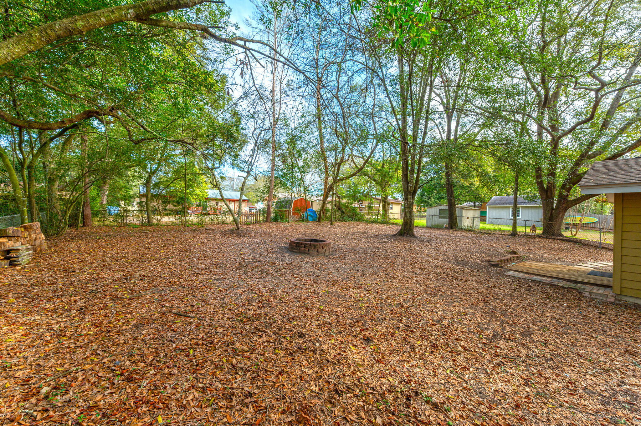 PINECREST HILLS - Residential Lease