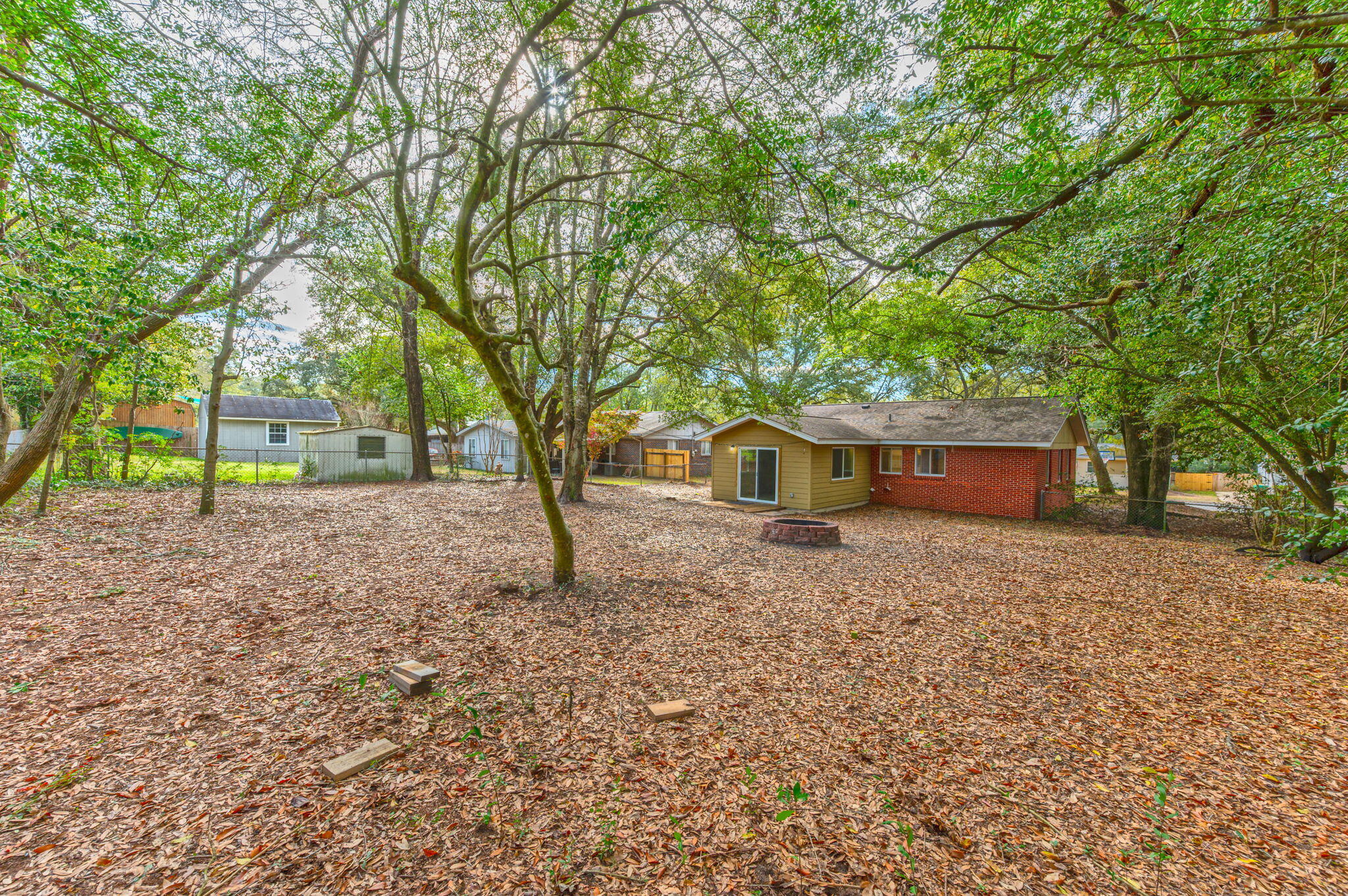 PINECREST HILLS - Residential Lease