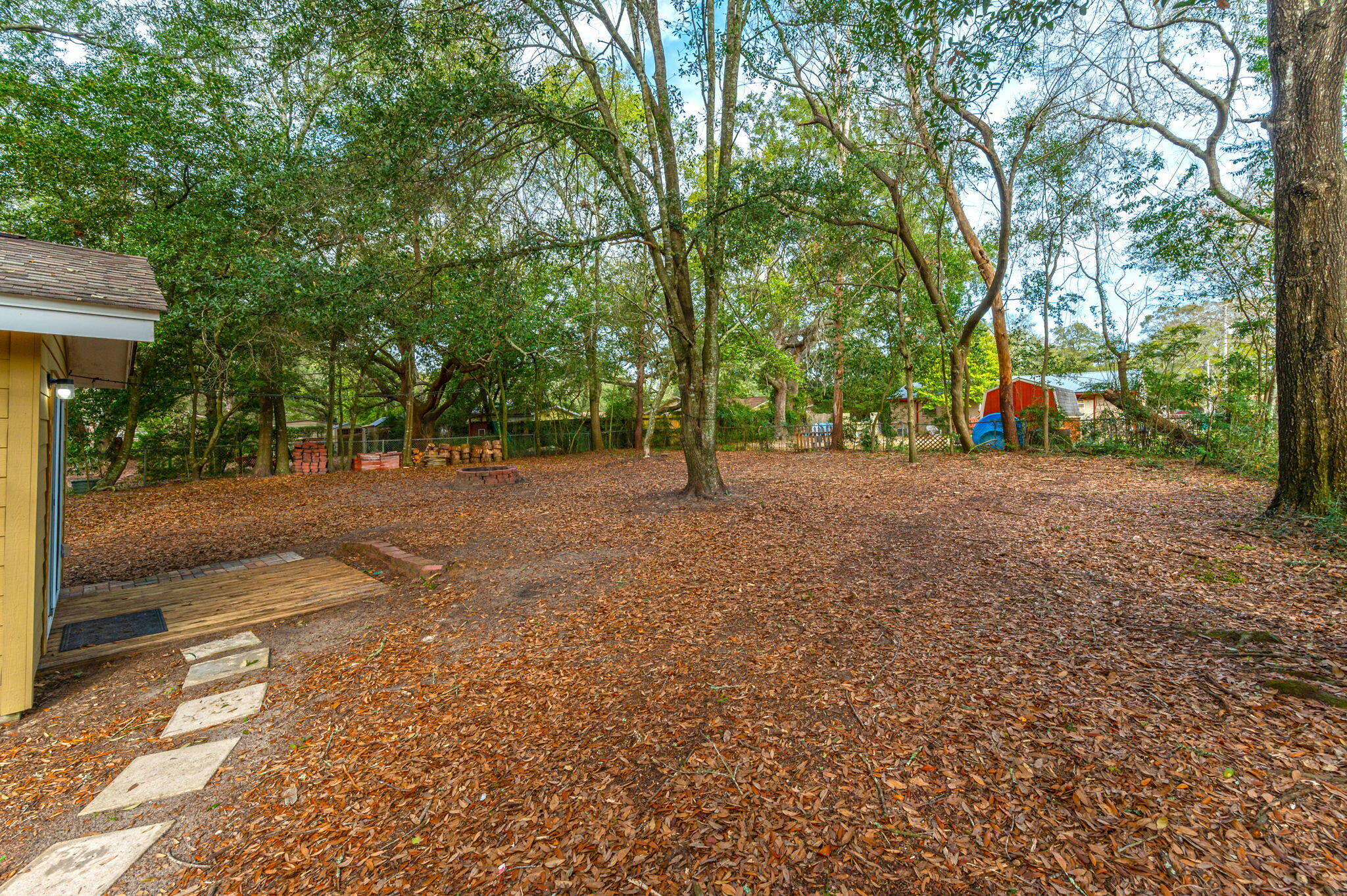 PINECREST HILLS - Residential Lease