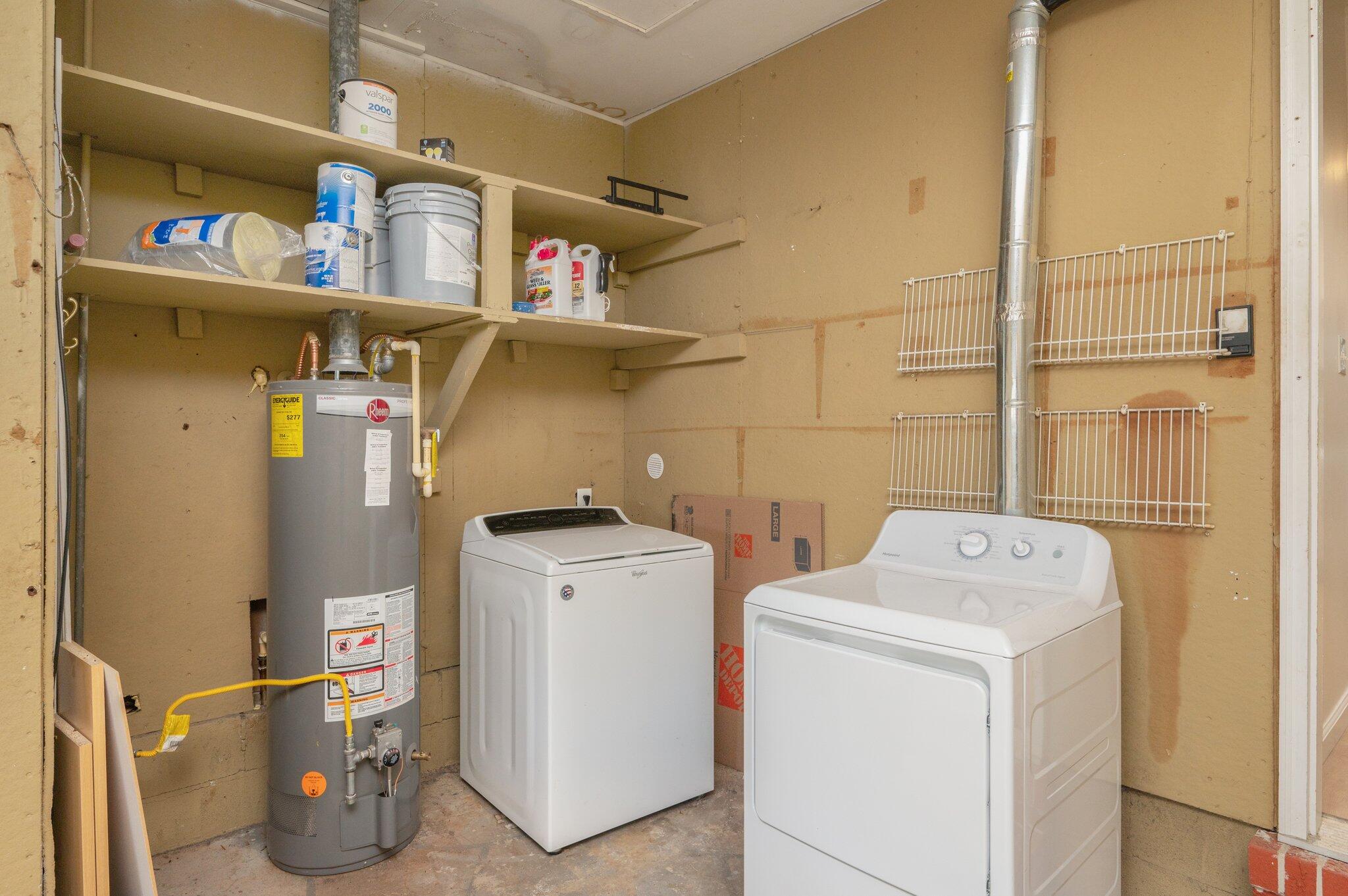 PINECREST HILLS - Residential Lease