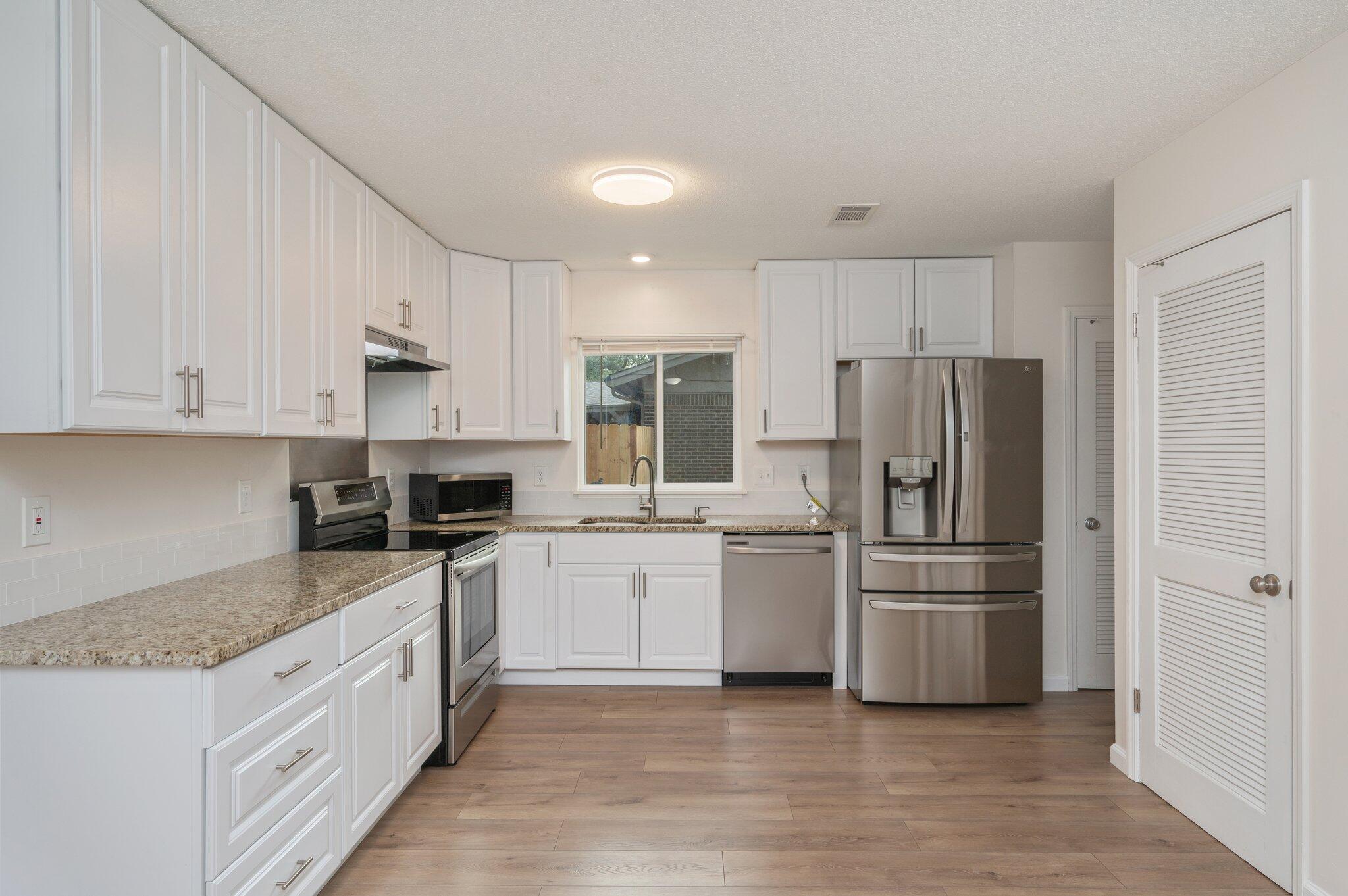 PINECREST HILLS - Residential Lease