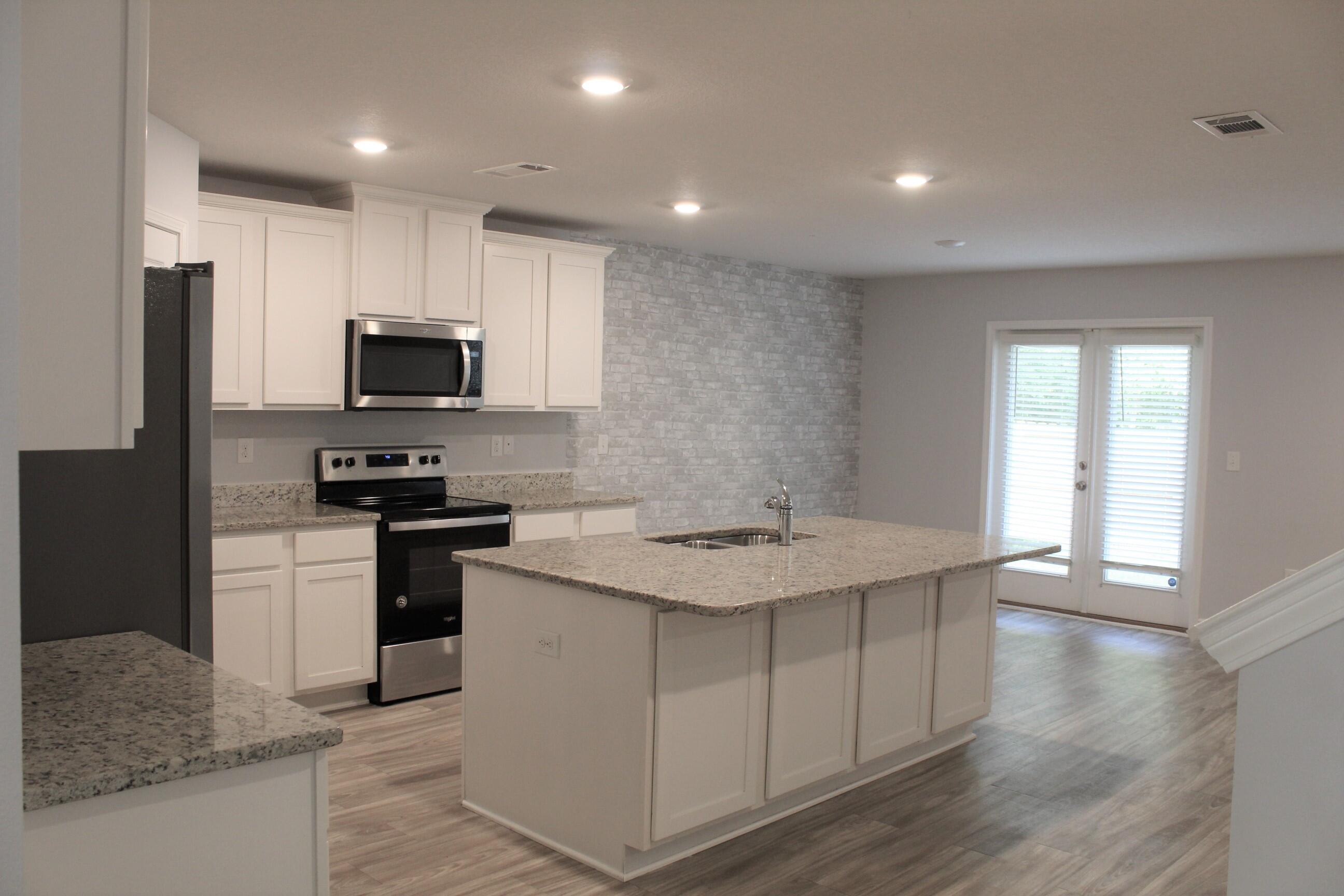 HERITAGE OAKS - Residential