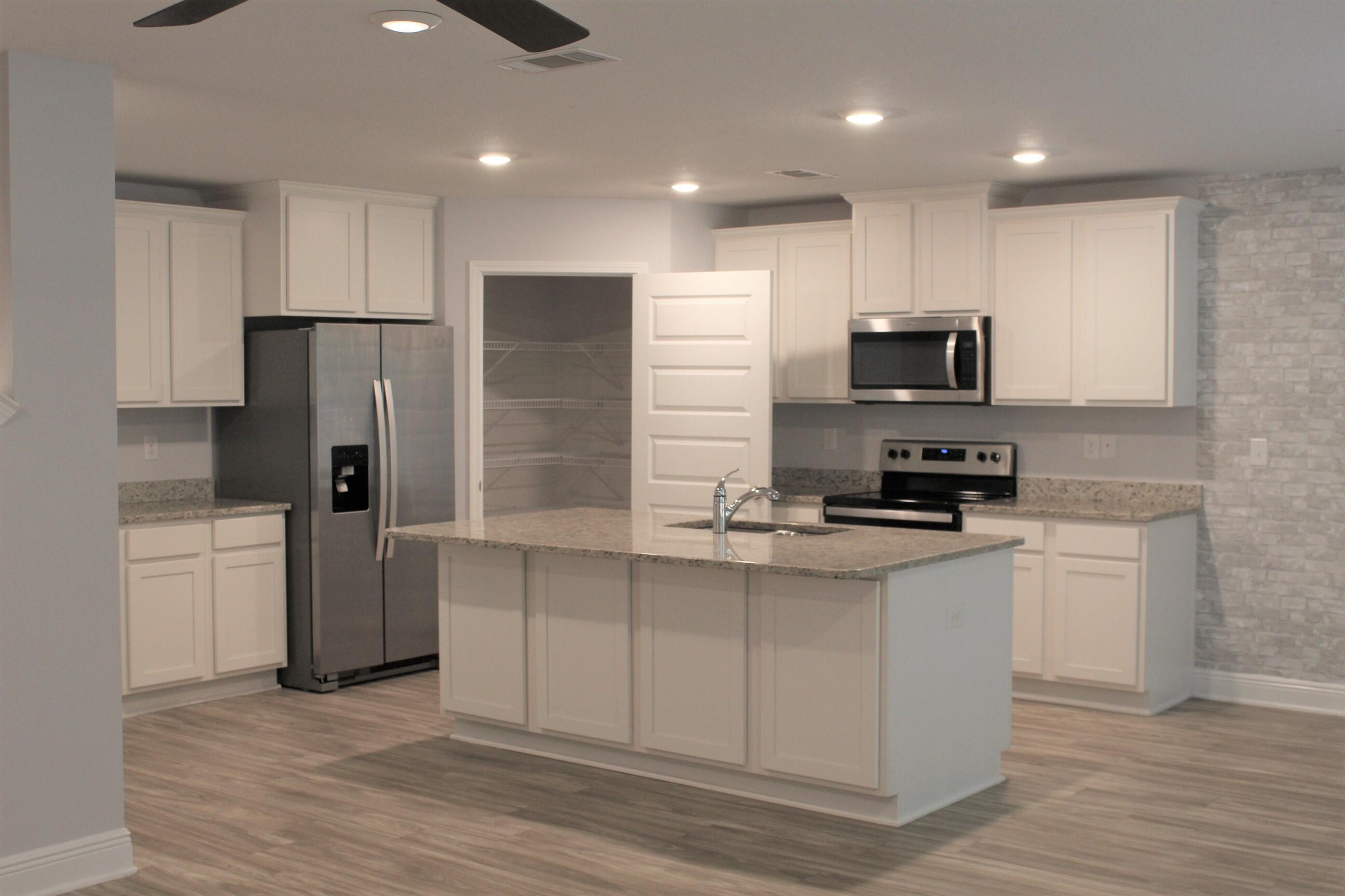 HERITAGE OAKS - Residential