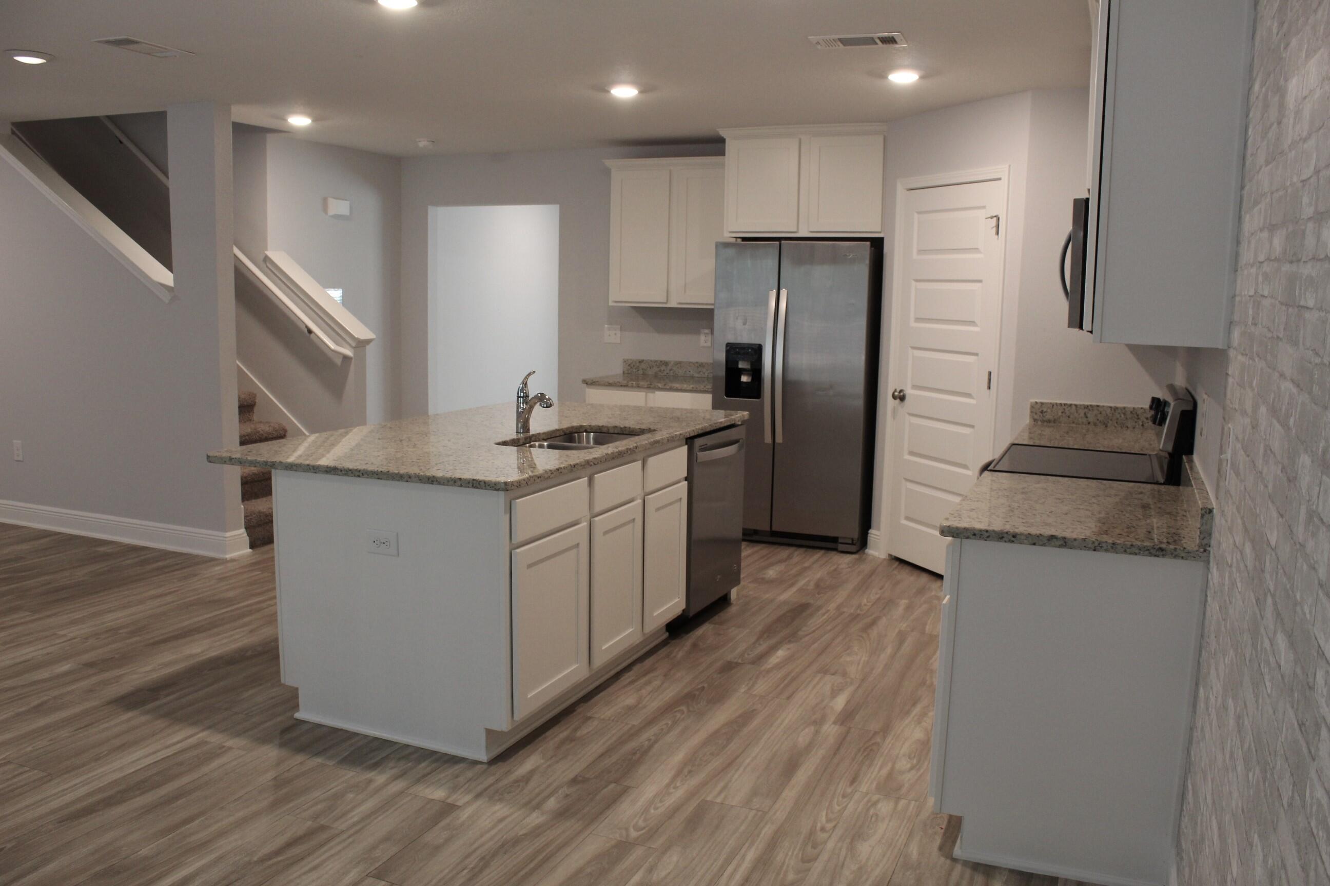 HERITAGE OAKS - Residential