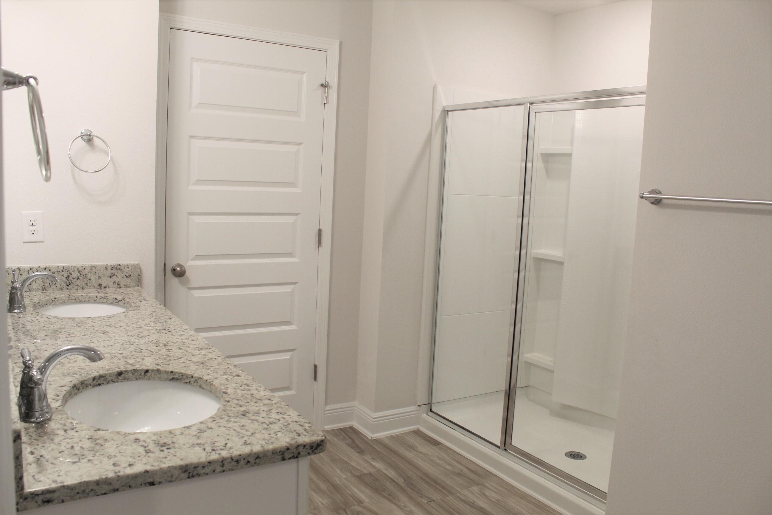 HERITAGE OAKS - Residential