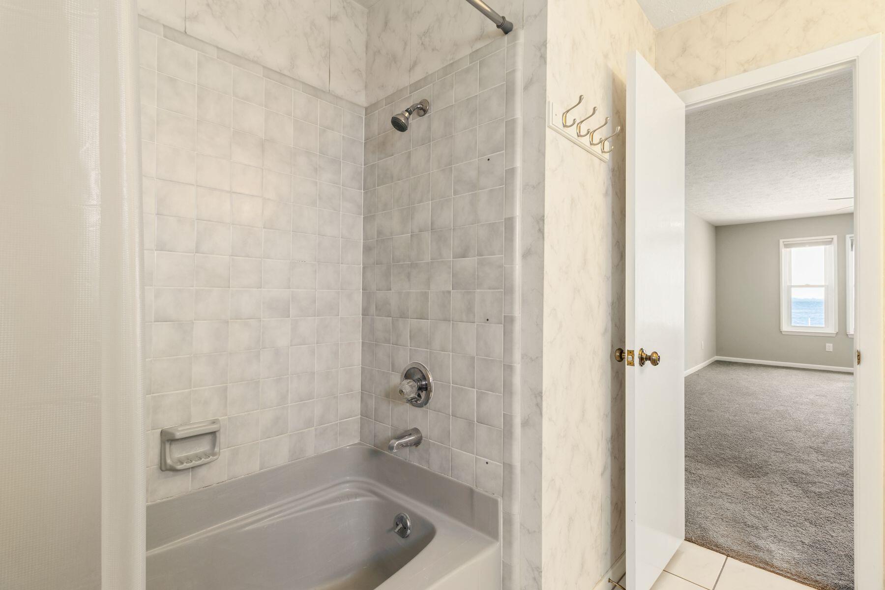 VENETIAN VILLA - Residential