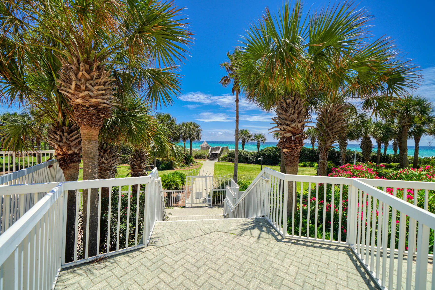 ST. MAARTEN AT SILVER SHELLS - Residential