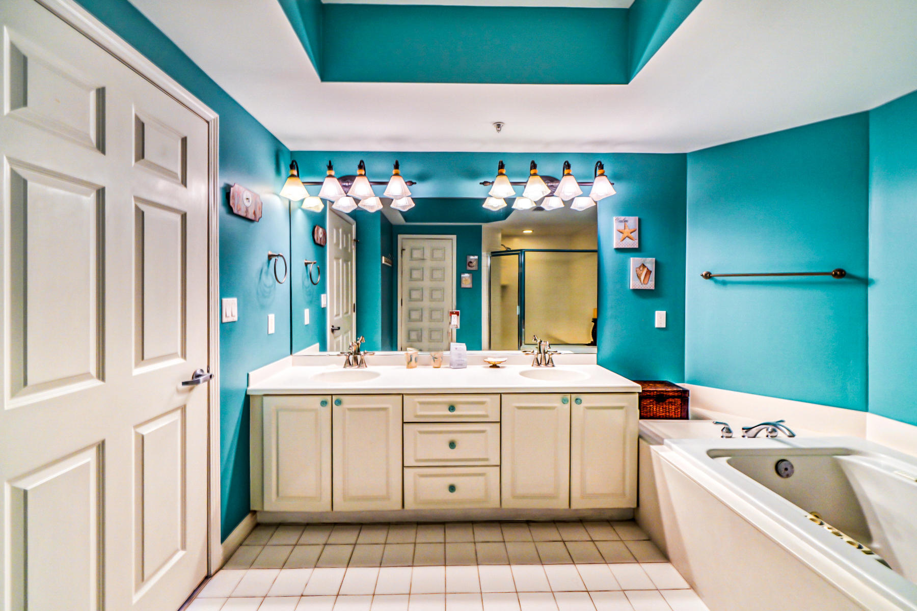 ST. MAARTEN AT SILVER SHELLS - Residential