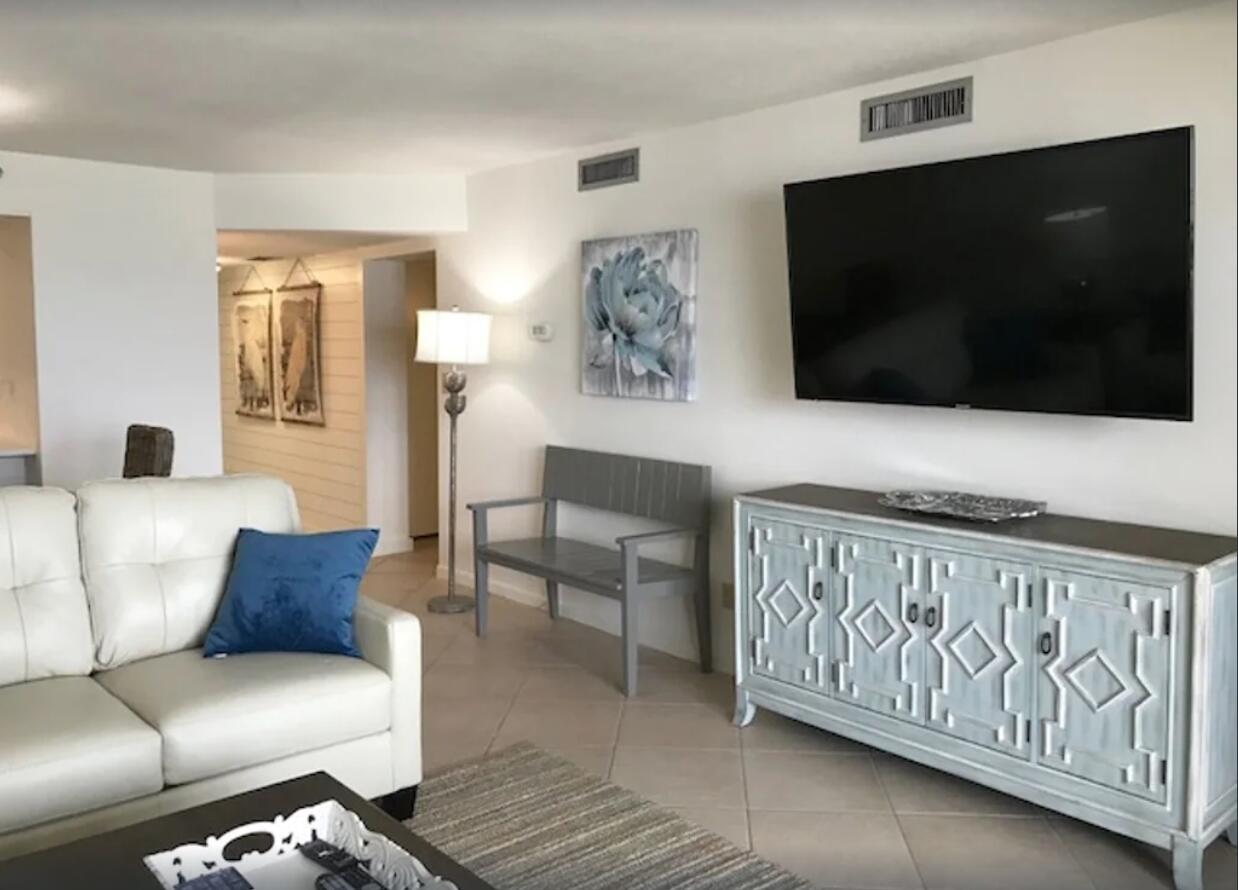 EMERALD TOWERS CONDO - Residential