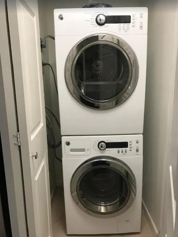 EMERALD TOWERS CONDO - Residential