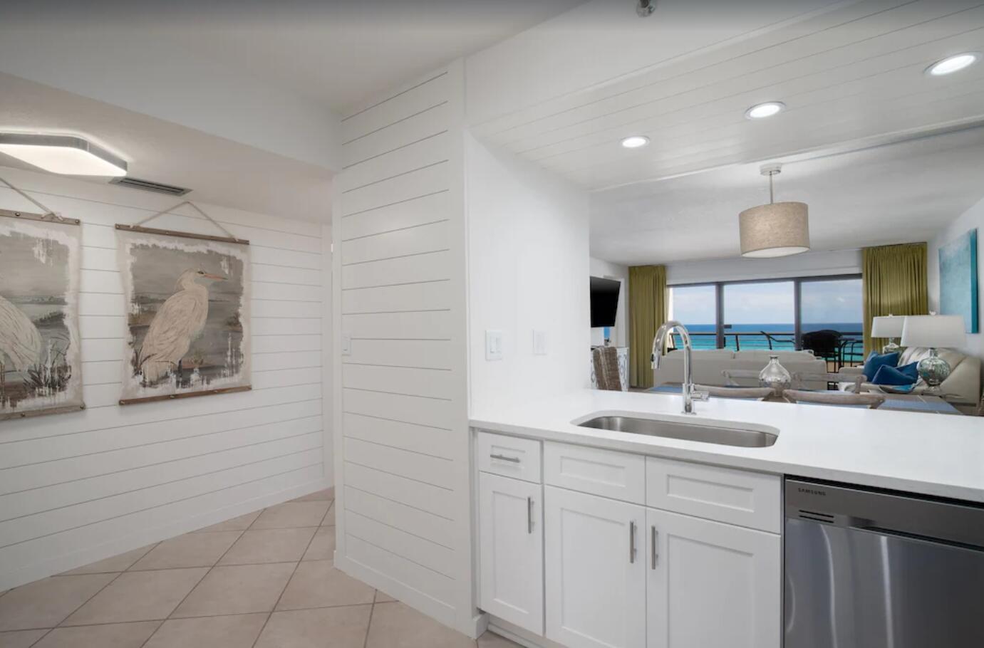 EMERALD TOWERS CONDO - Residential