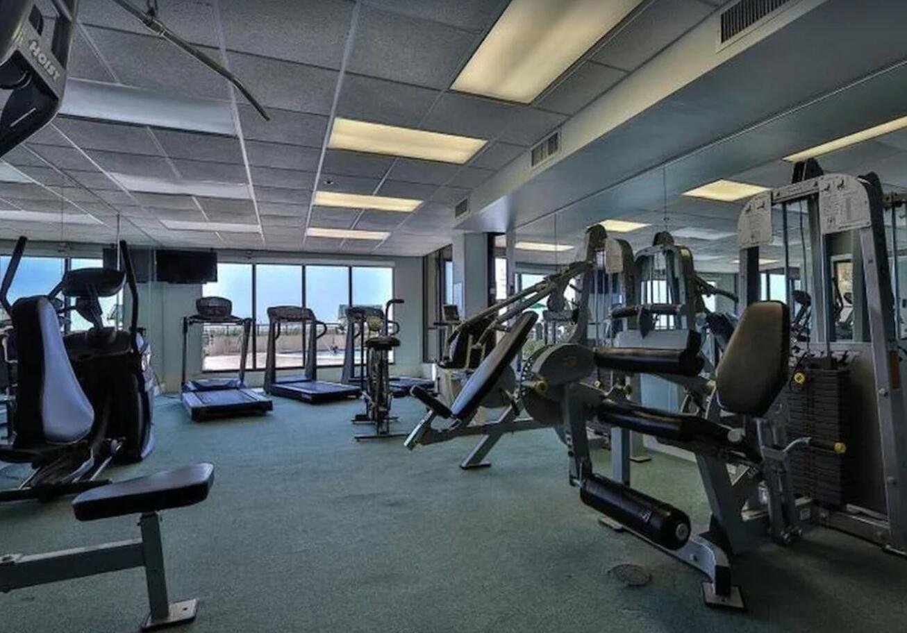 EMERALD TOWERS CONDO - Residential