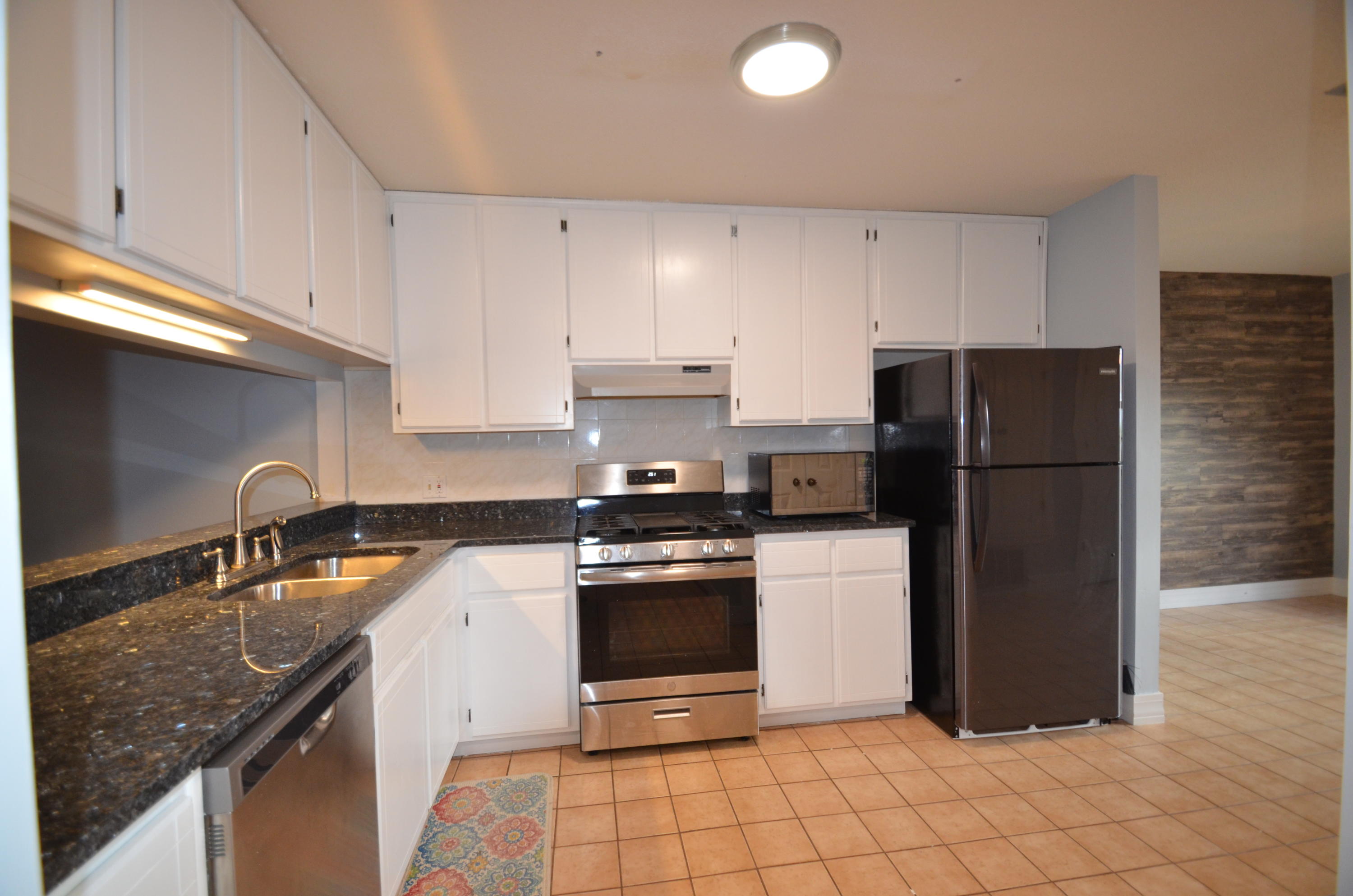 ETRETAT VILLA - Residential Lease