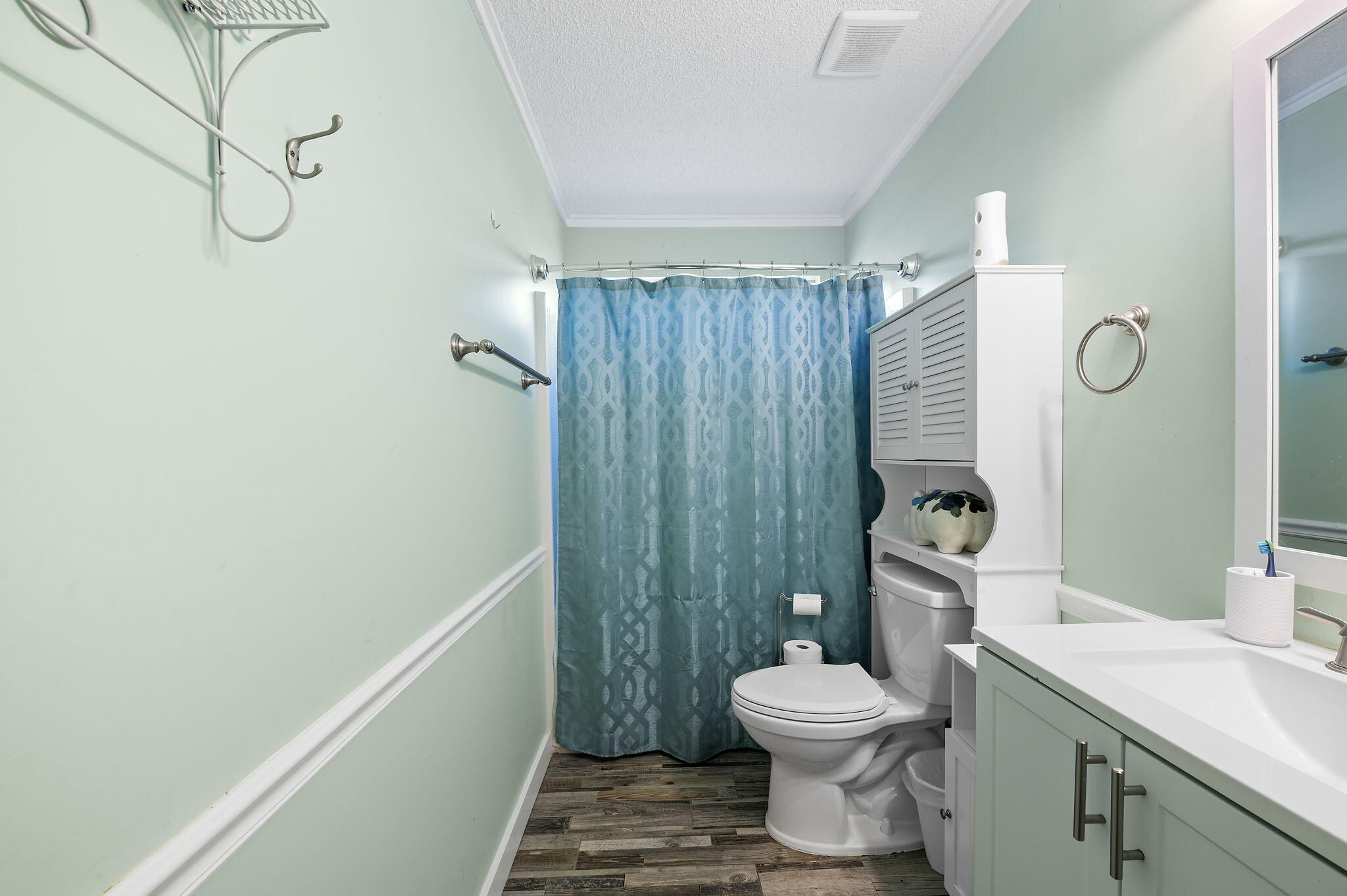 SHADOW LAKES - Residential