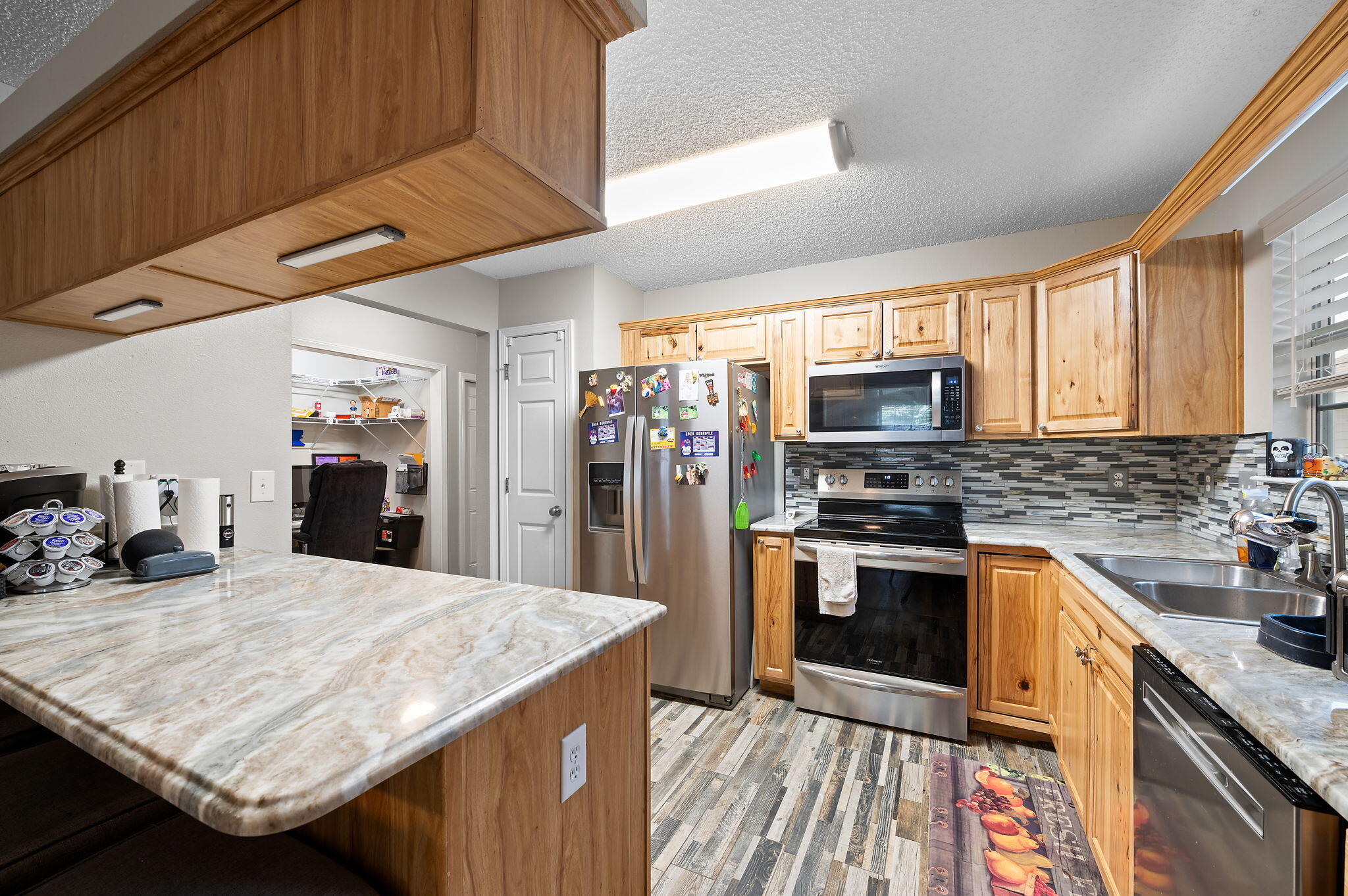SHADOW LAKES - Residential
