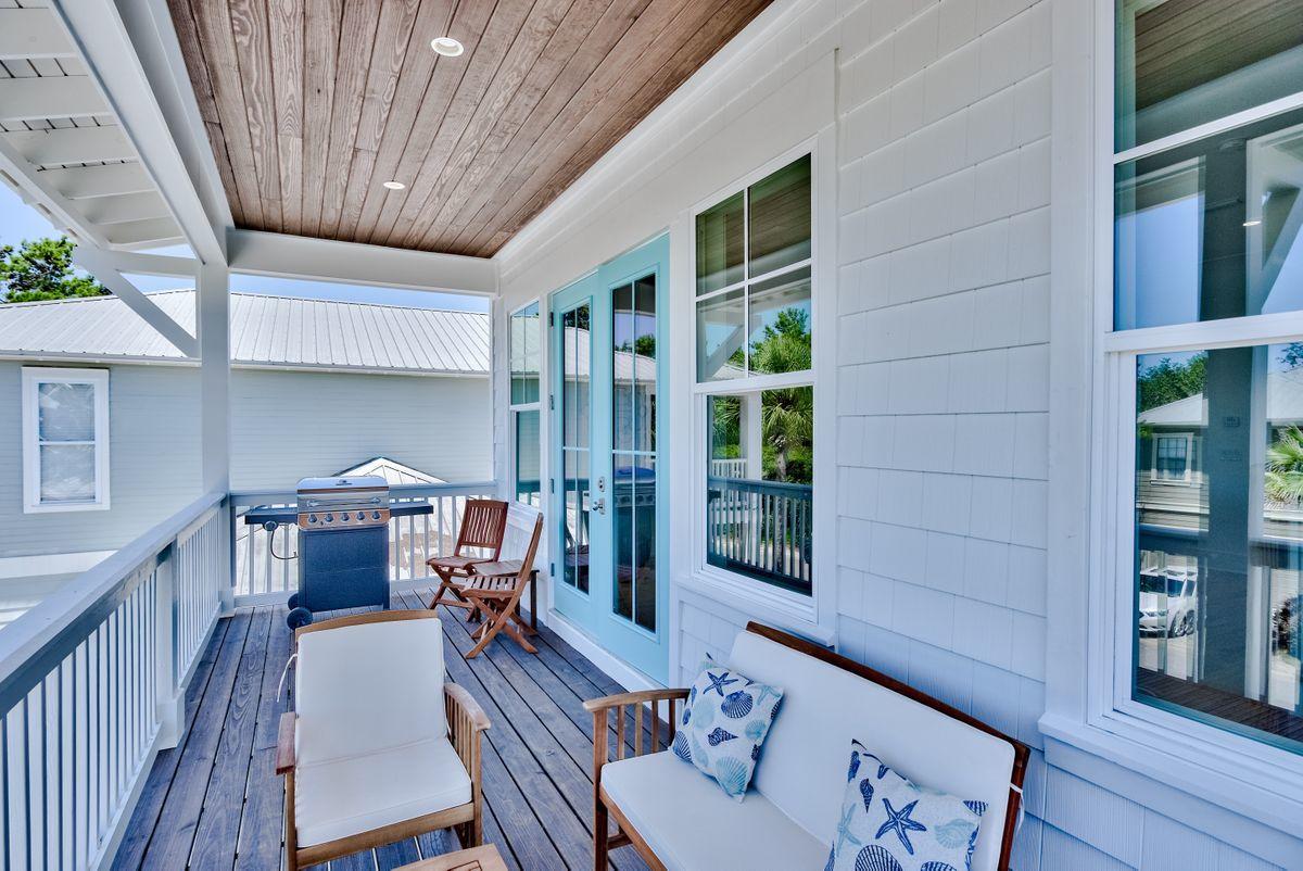 EMERALD WATERS VILLAGE - Residential