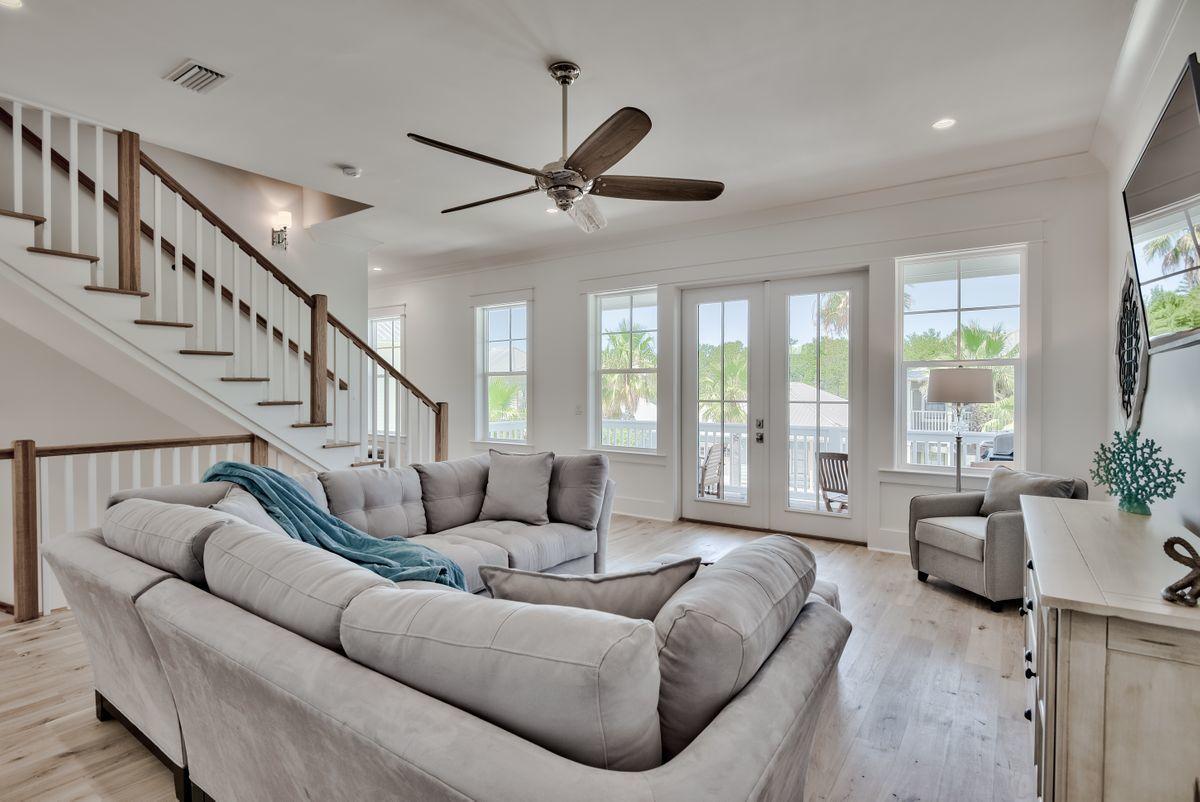 EMERALD WATERS VILLAGE - Residential