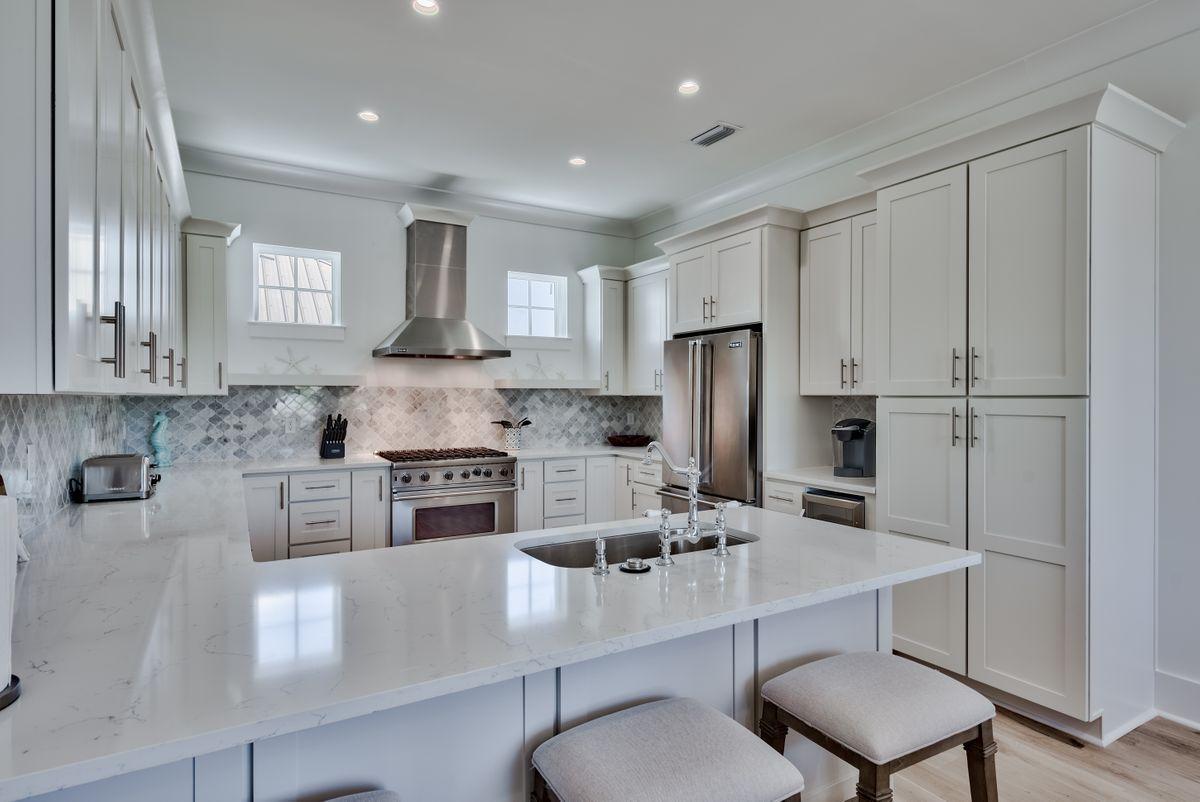 EMERALD WATERS VILLAGE - Residential