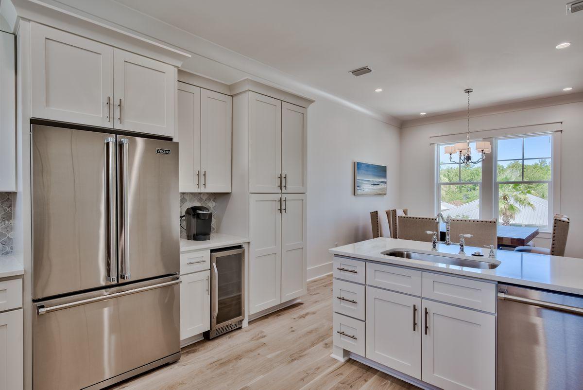 EMERALD WATERS VILLAGE - Residential