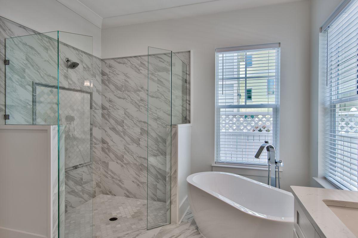 EMERALD WATERS VILLAGE - Residential