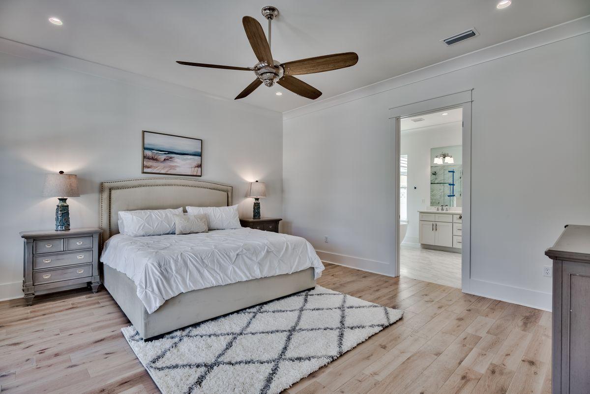 EMERALD WATERS VILLAGE - Residential