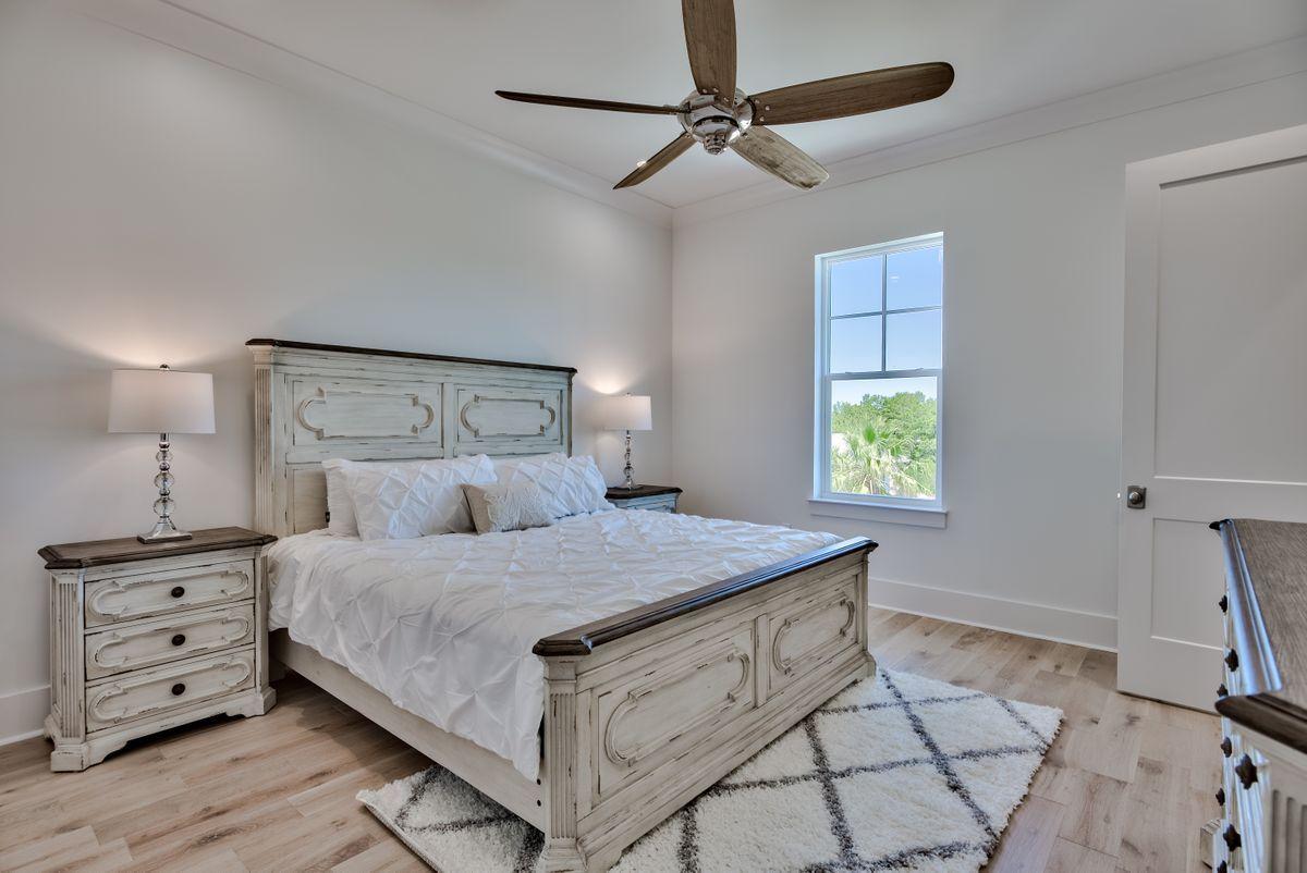 EMERALD WATERS VILLAGE - Residential