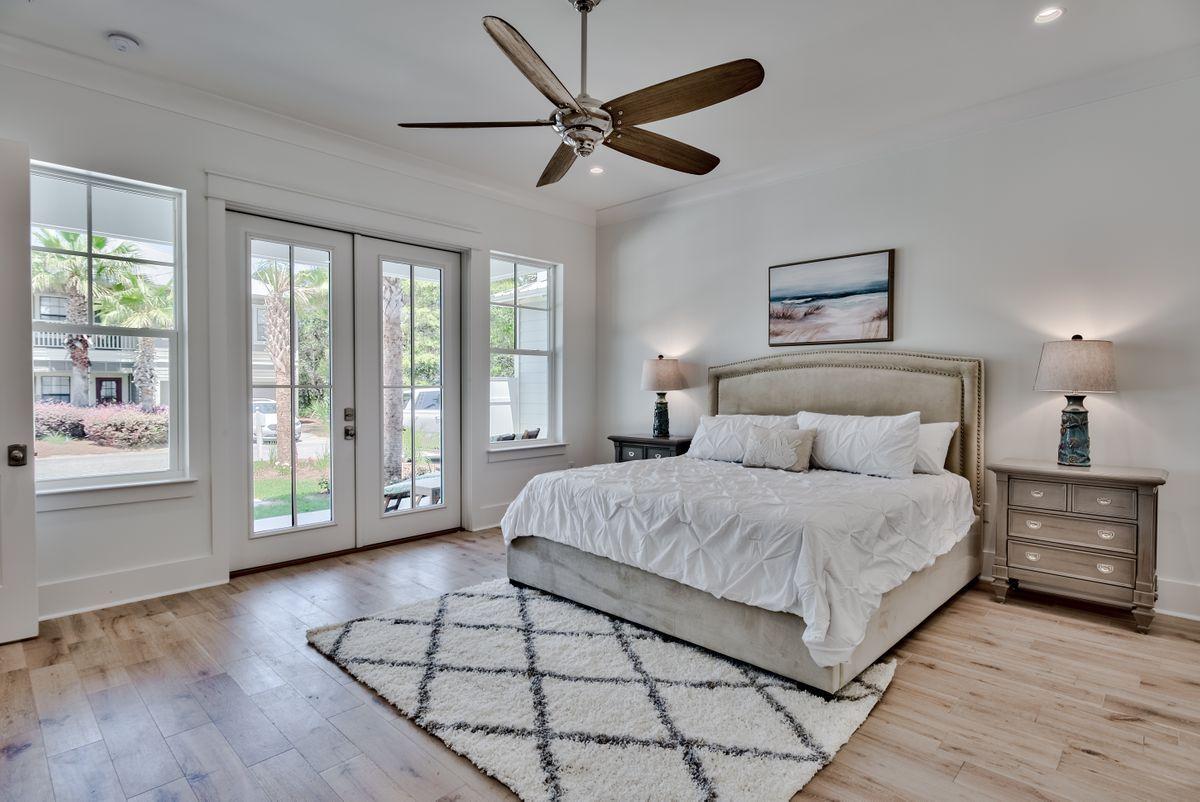 EMERALD WATERS VILLAGE - Residential