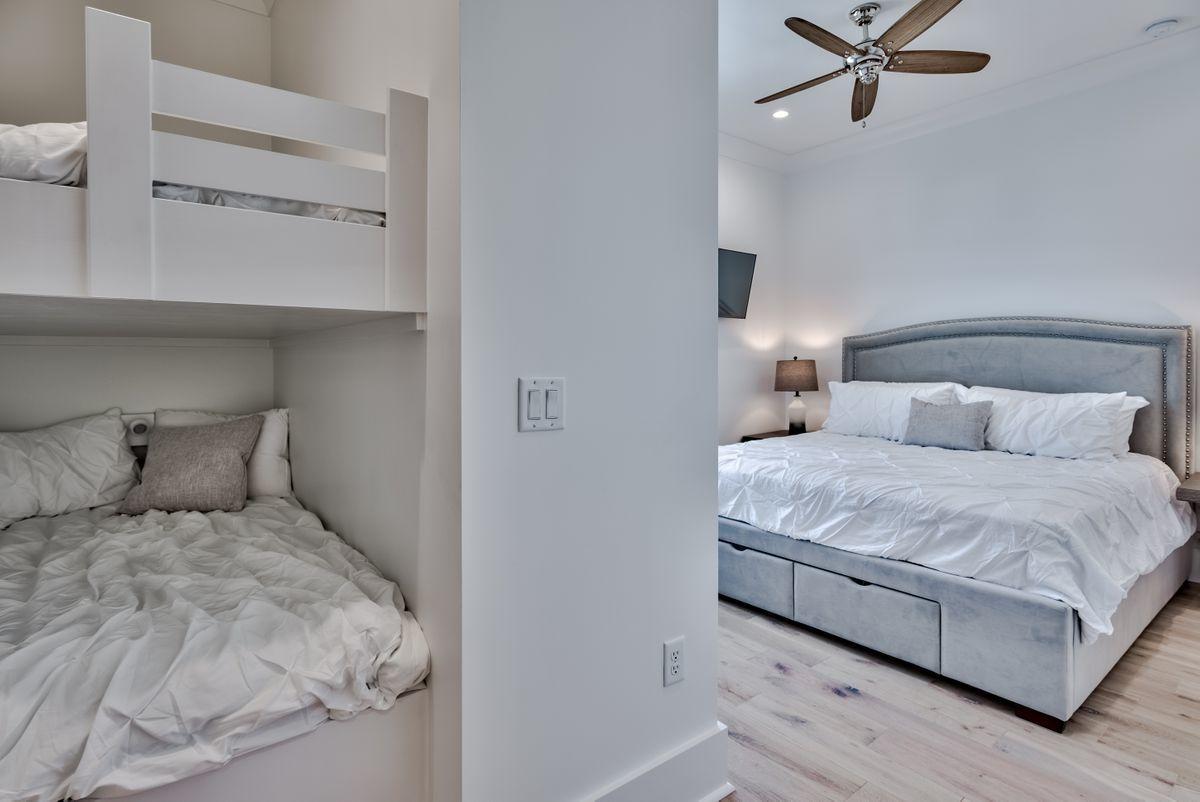 EMERALD WATERS VILLAGE - Residential