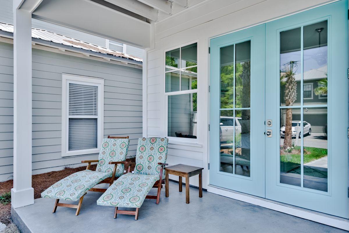 EMERALD WATERS VILLAGE - Residential