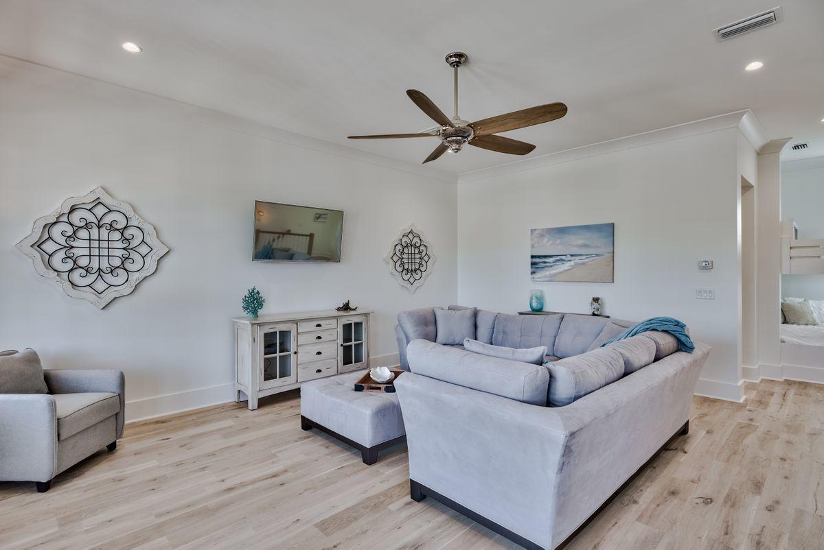 EMERALD WATERS VILLAGE - Residential