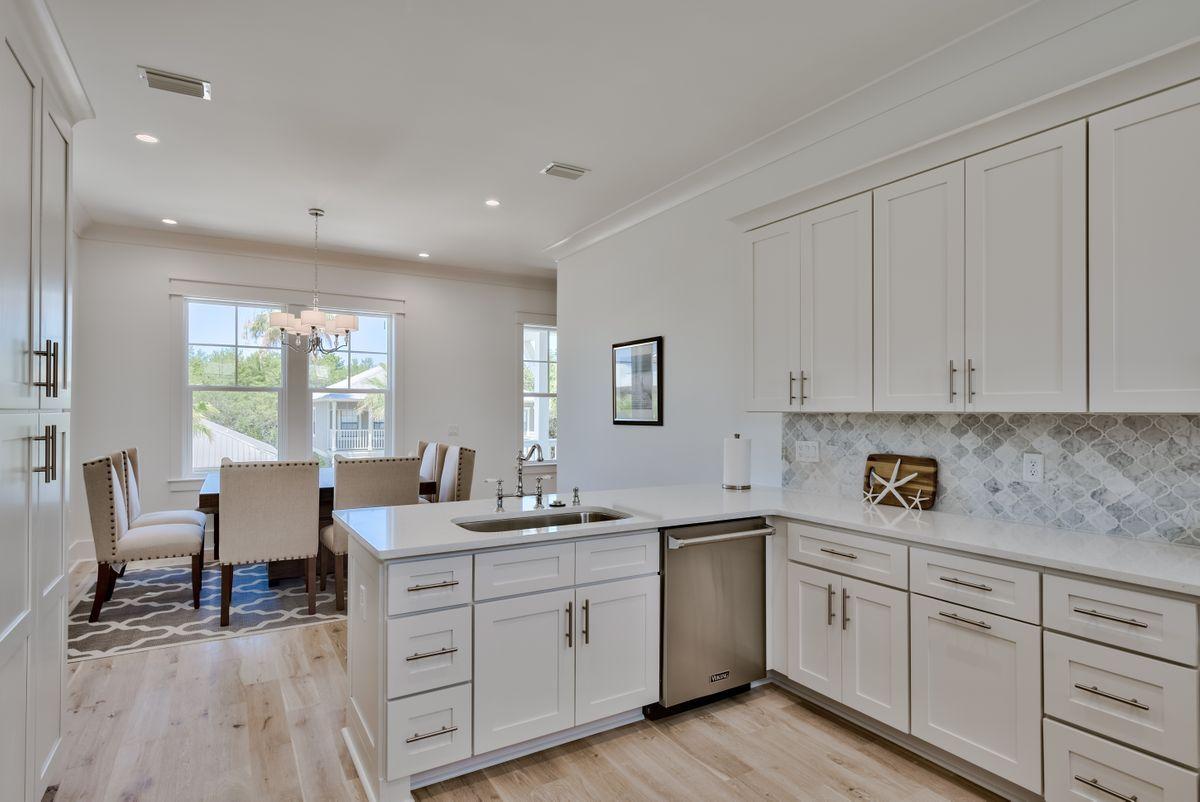 EMERALD WATERS VILLAGE - Residential