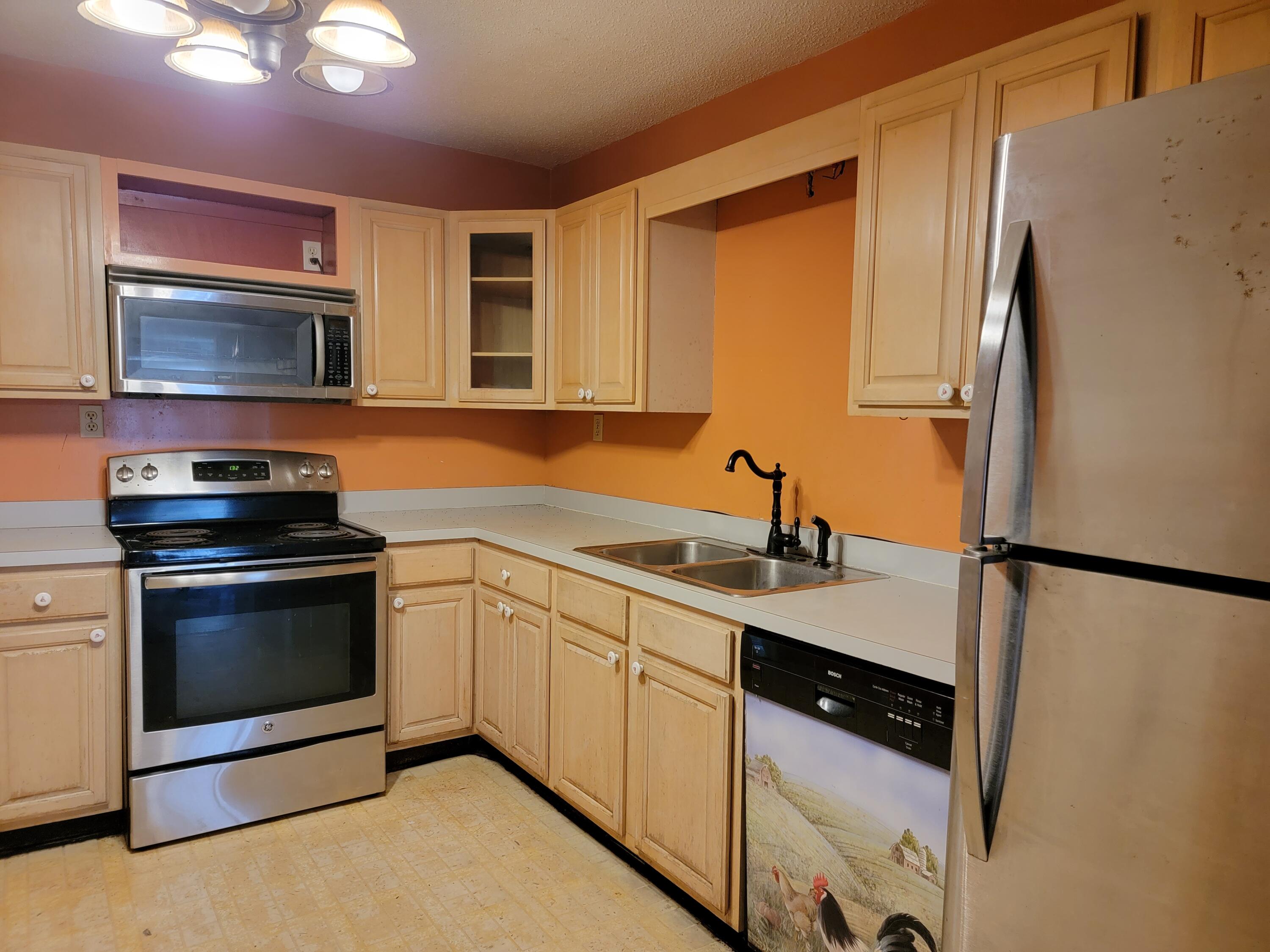 VILLA TASSO TOWN OF - Residential