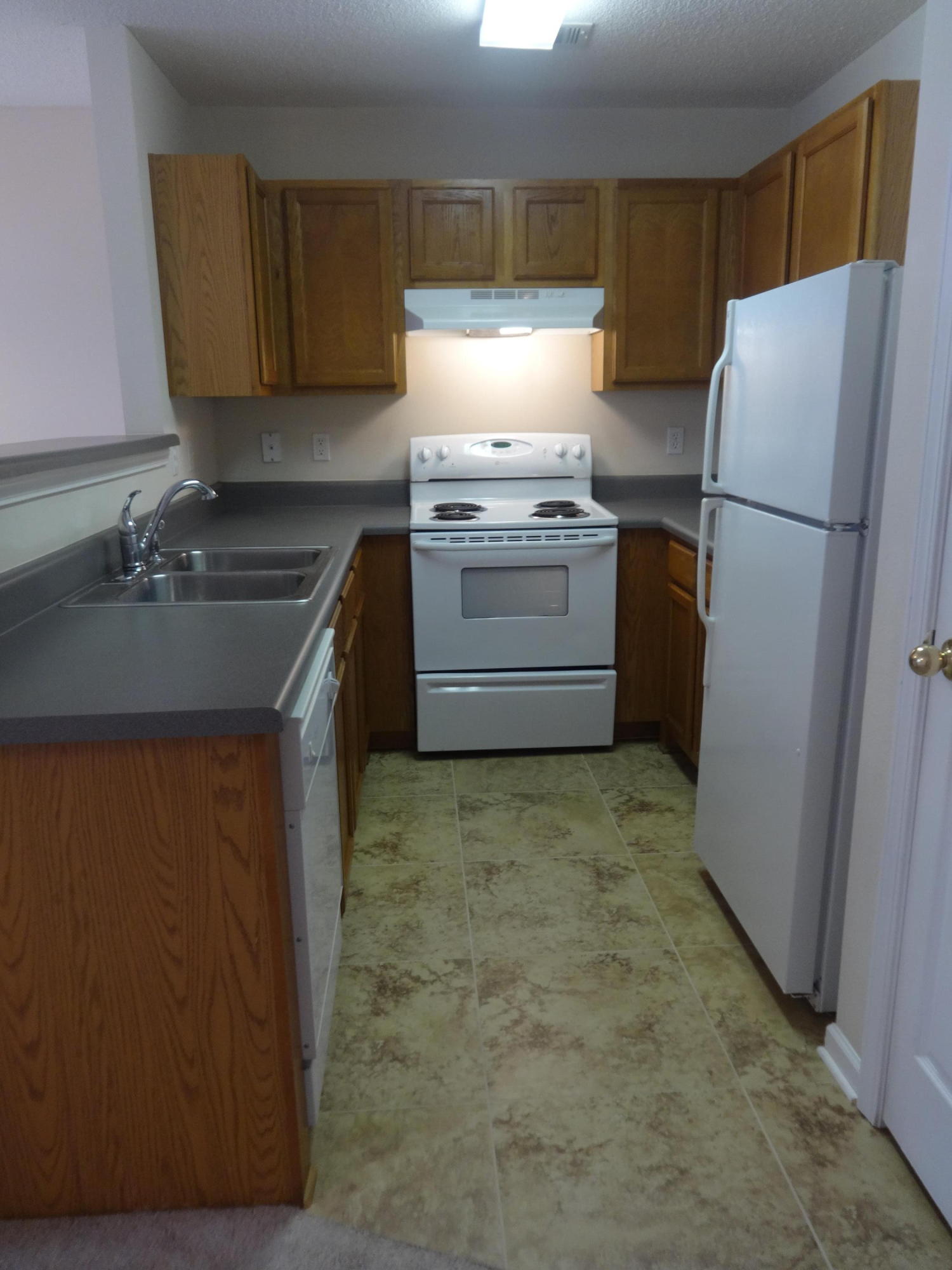 ROLLING PINES - Residential Lease