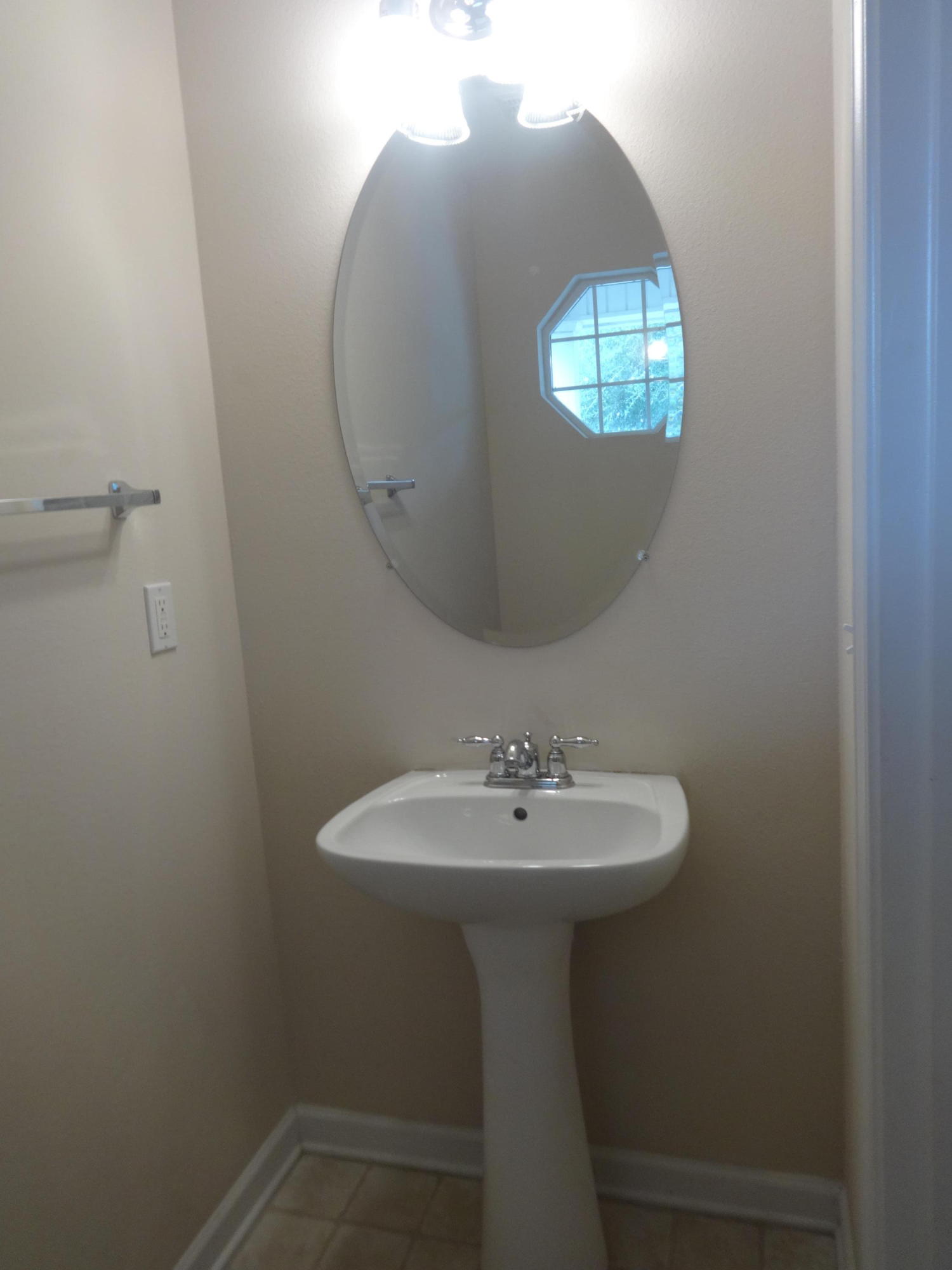 ROLLING PINES - Residential Lease