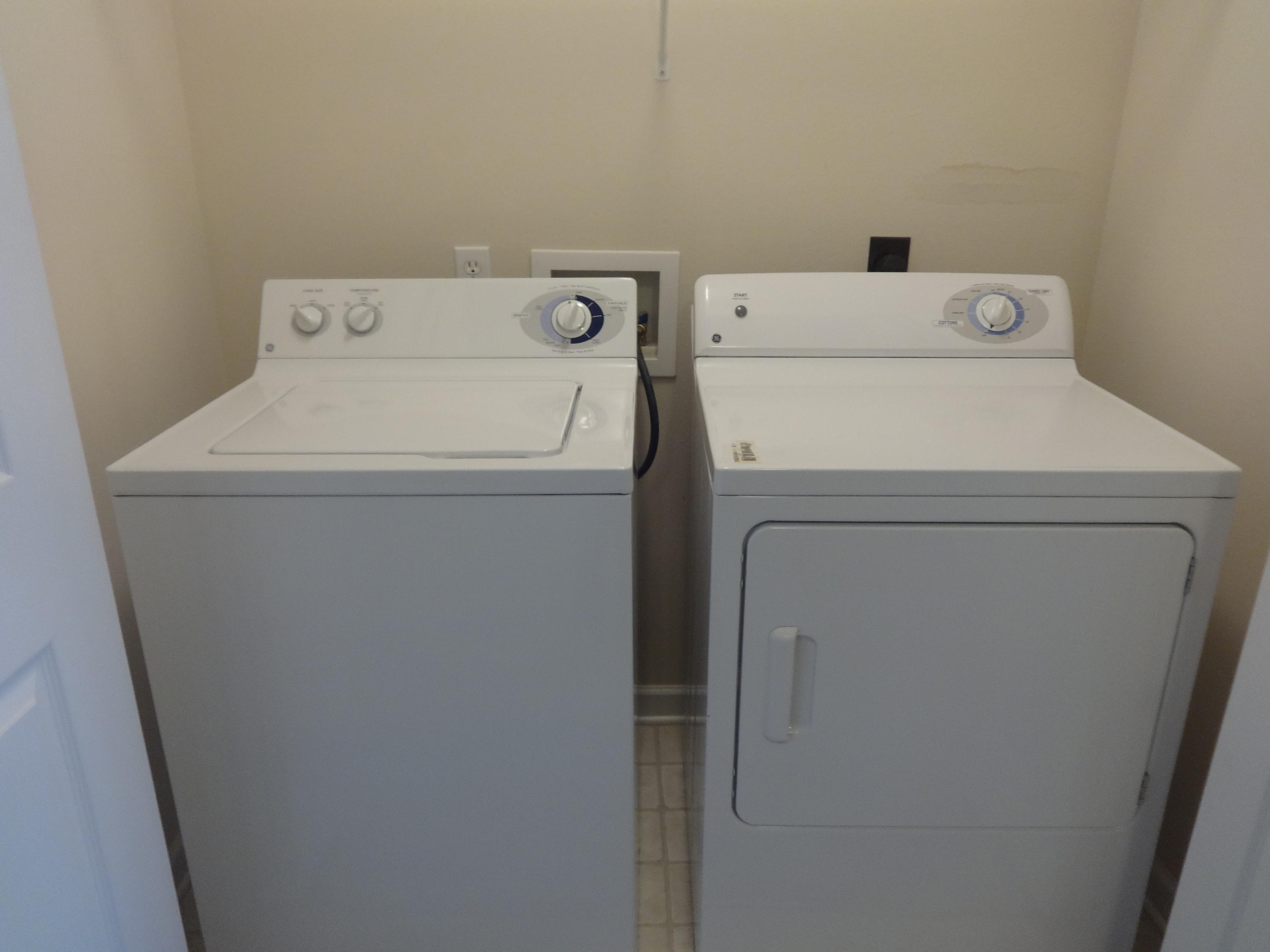 ROLLING PINES - Residential Lease