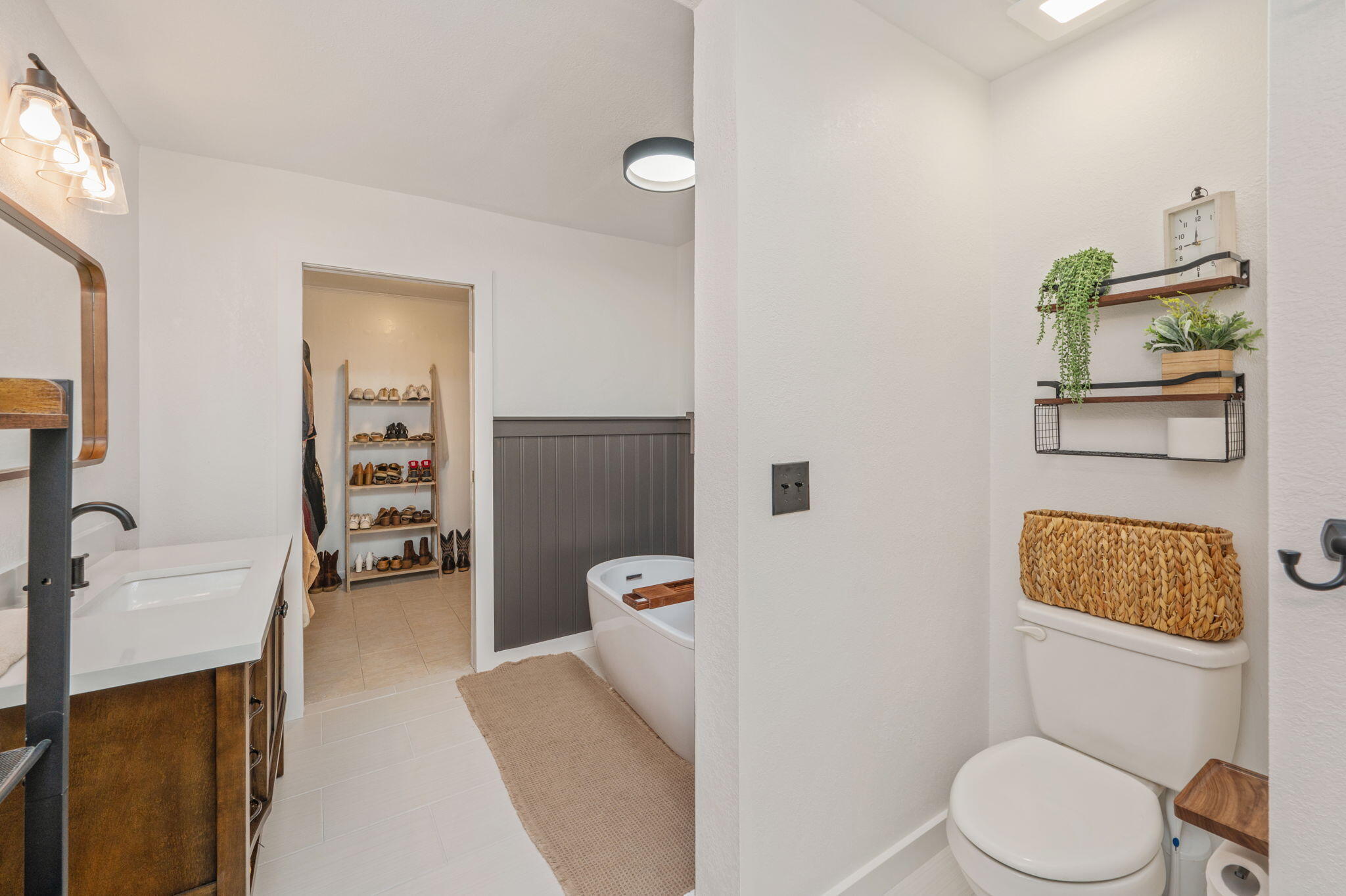 HOLLY HILLS - Residential