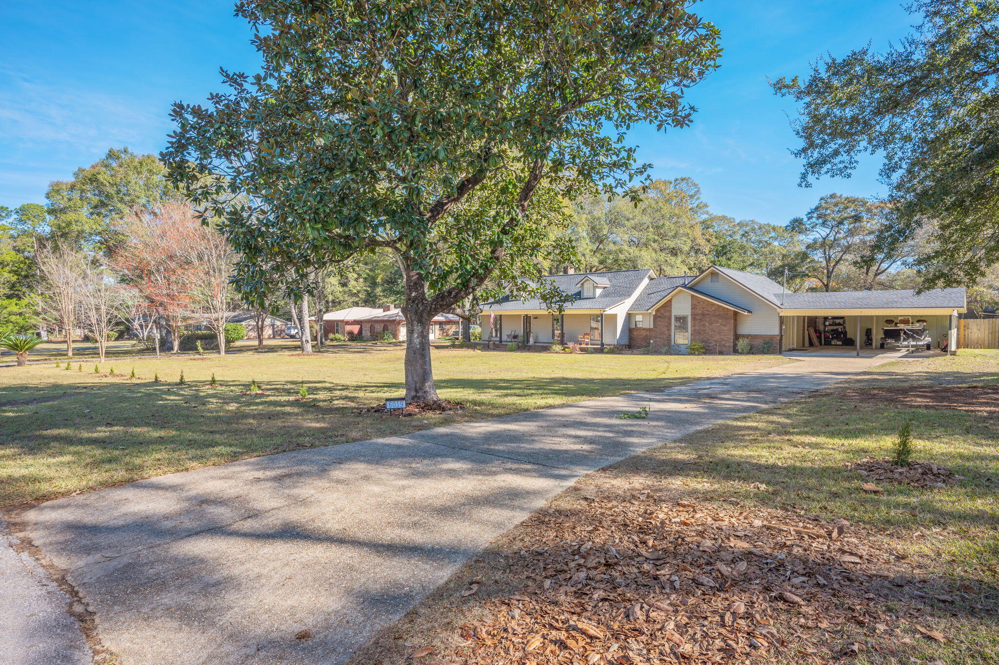 HOLLY HILLS - Residential