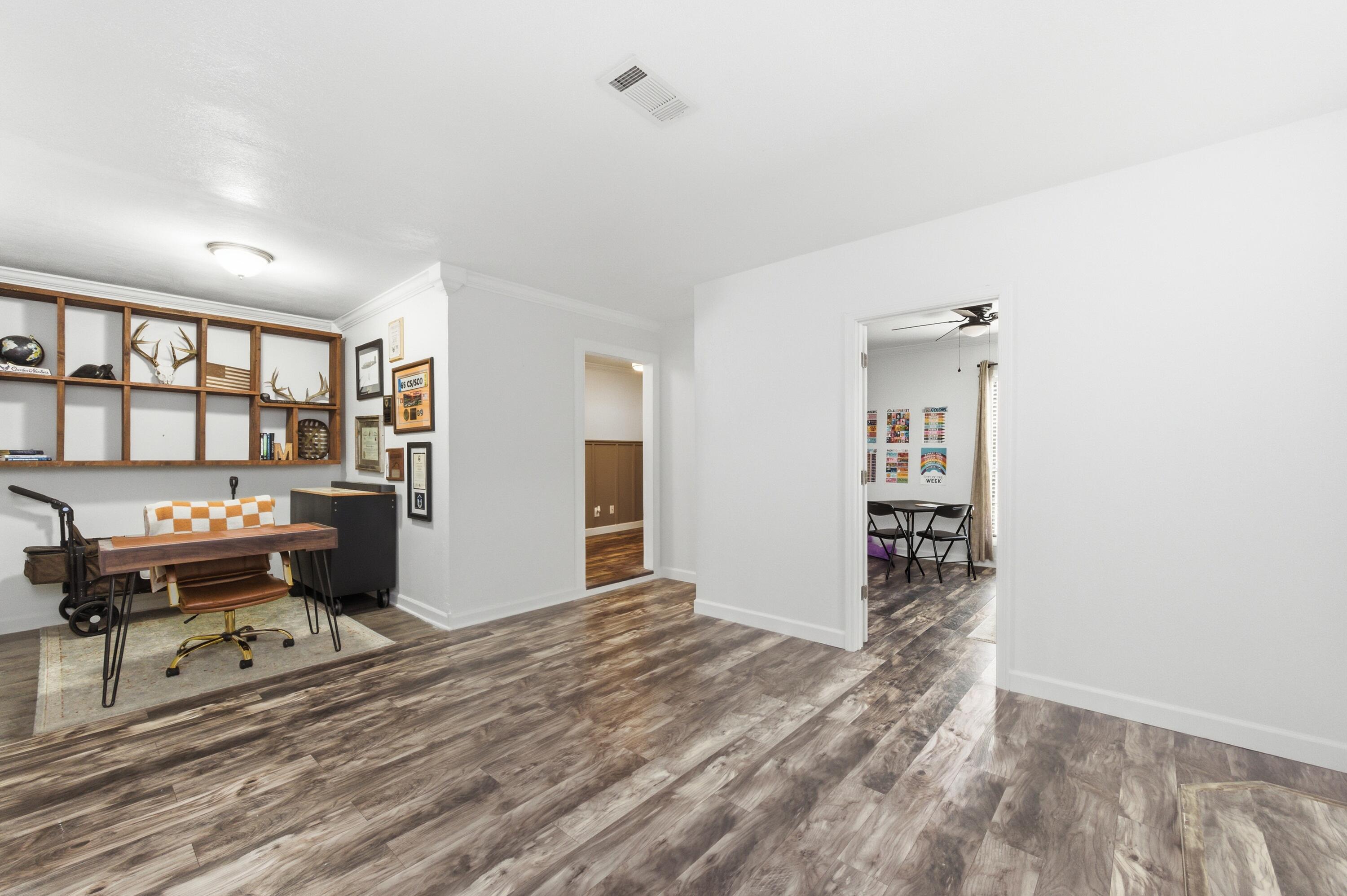 HOLLY HILLS - Residential